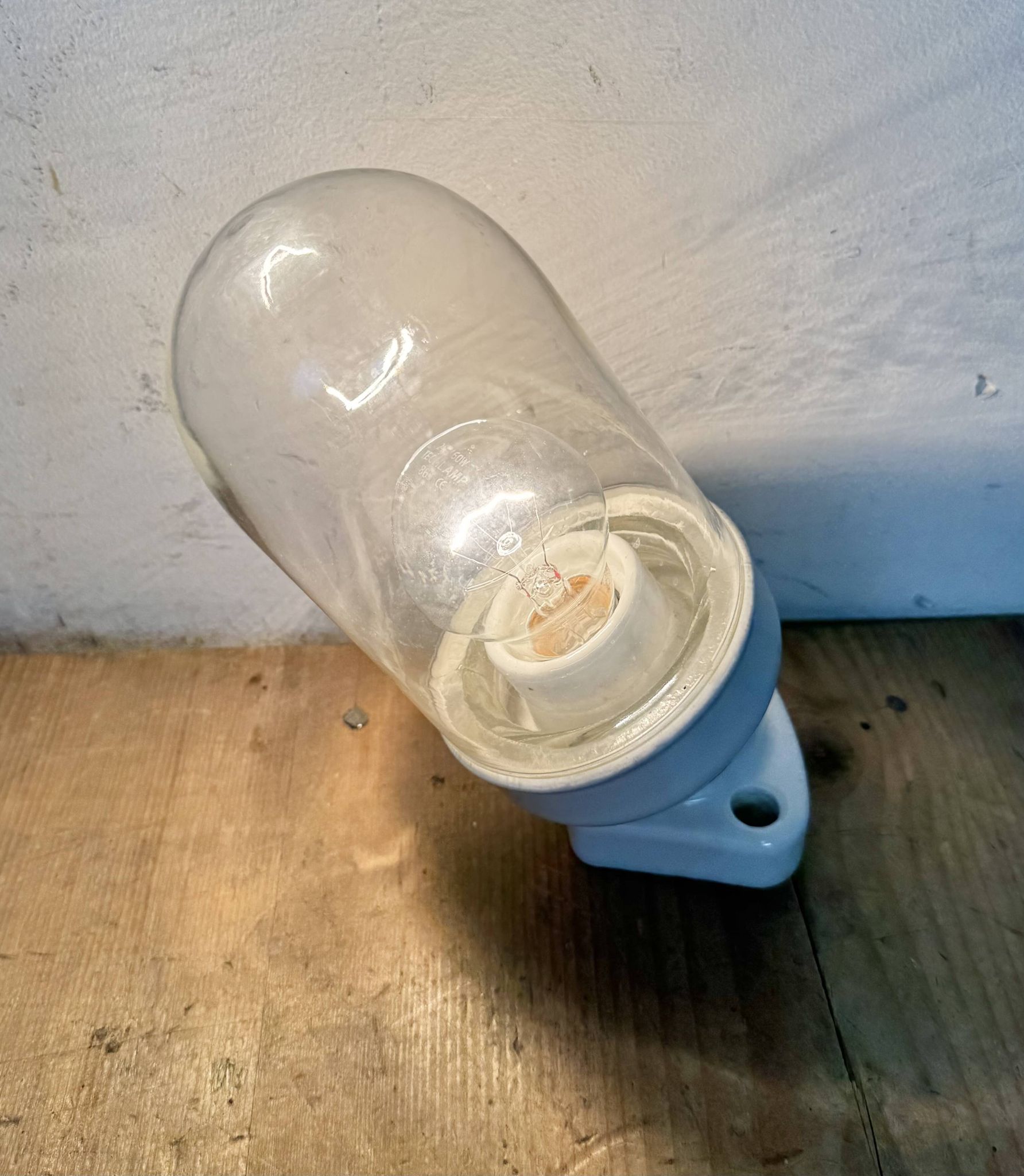 Applique murale vintage en porcelaine blanche avec verre transparent, années 1960