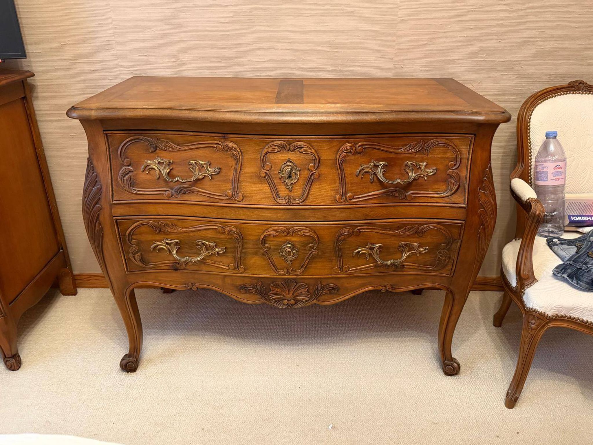 Commode style Louis XV