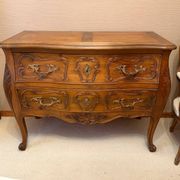 Commode style Louis XV