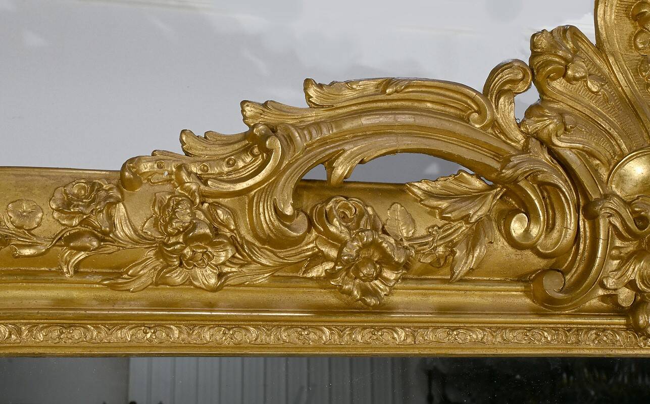 Important gilded wooden mirror, Louis XV style – first part of the 19th century