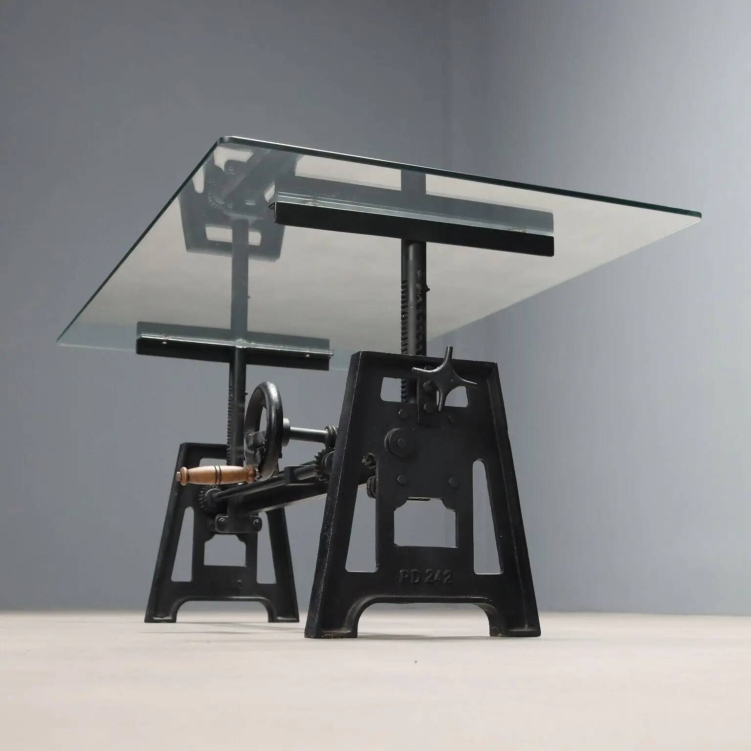 Table basse ancienne réglable en fer et verre, Italie, XXe siècle