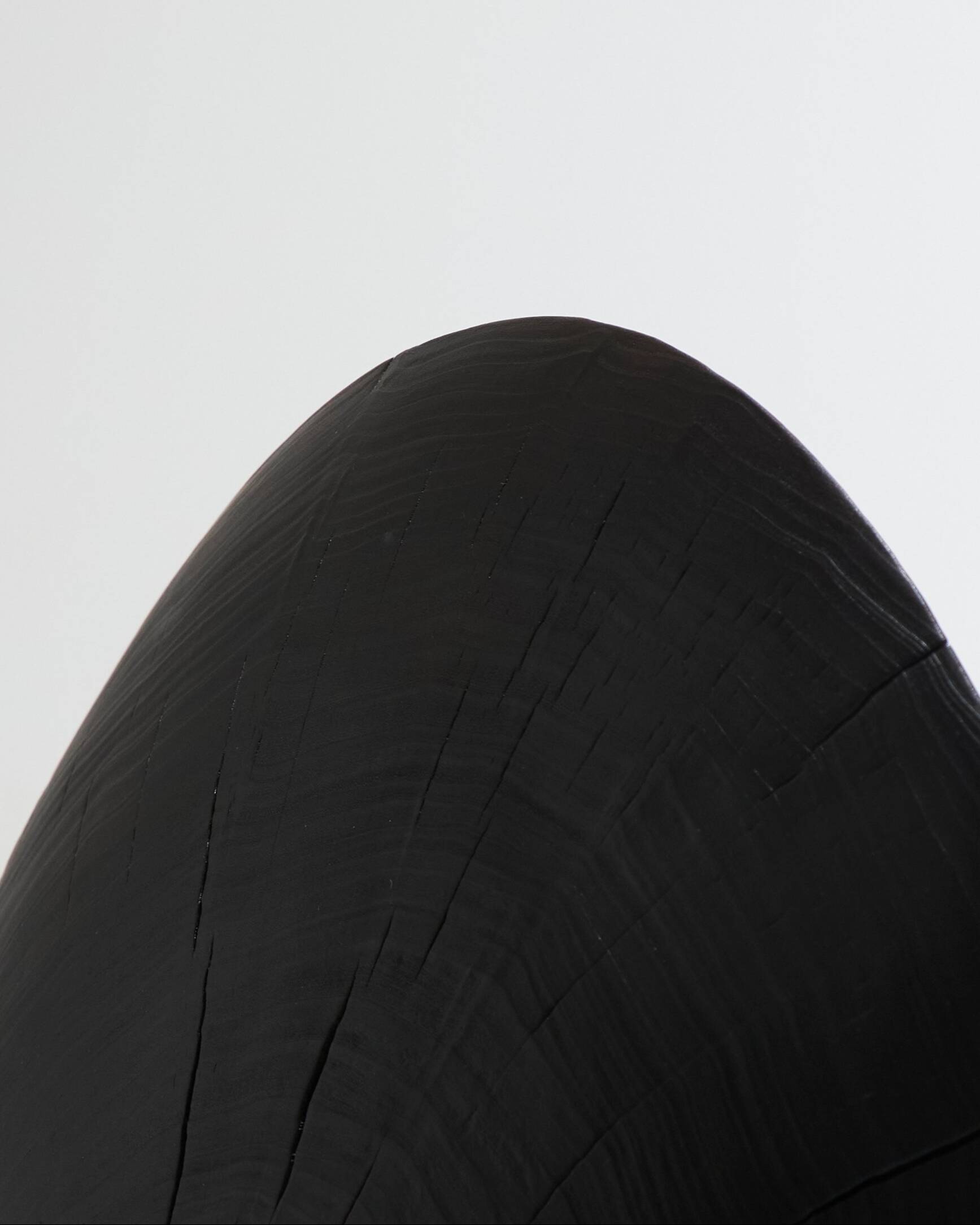 Assise Aigeon en bois noir