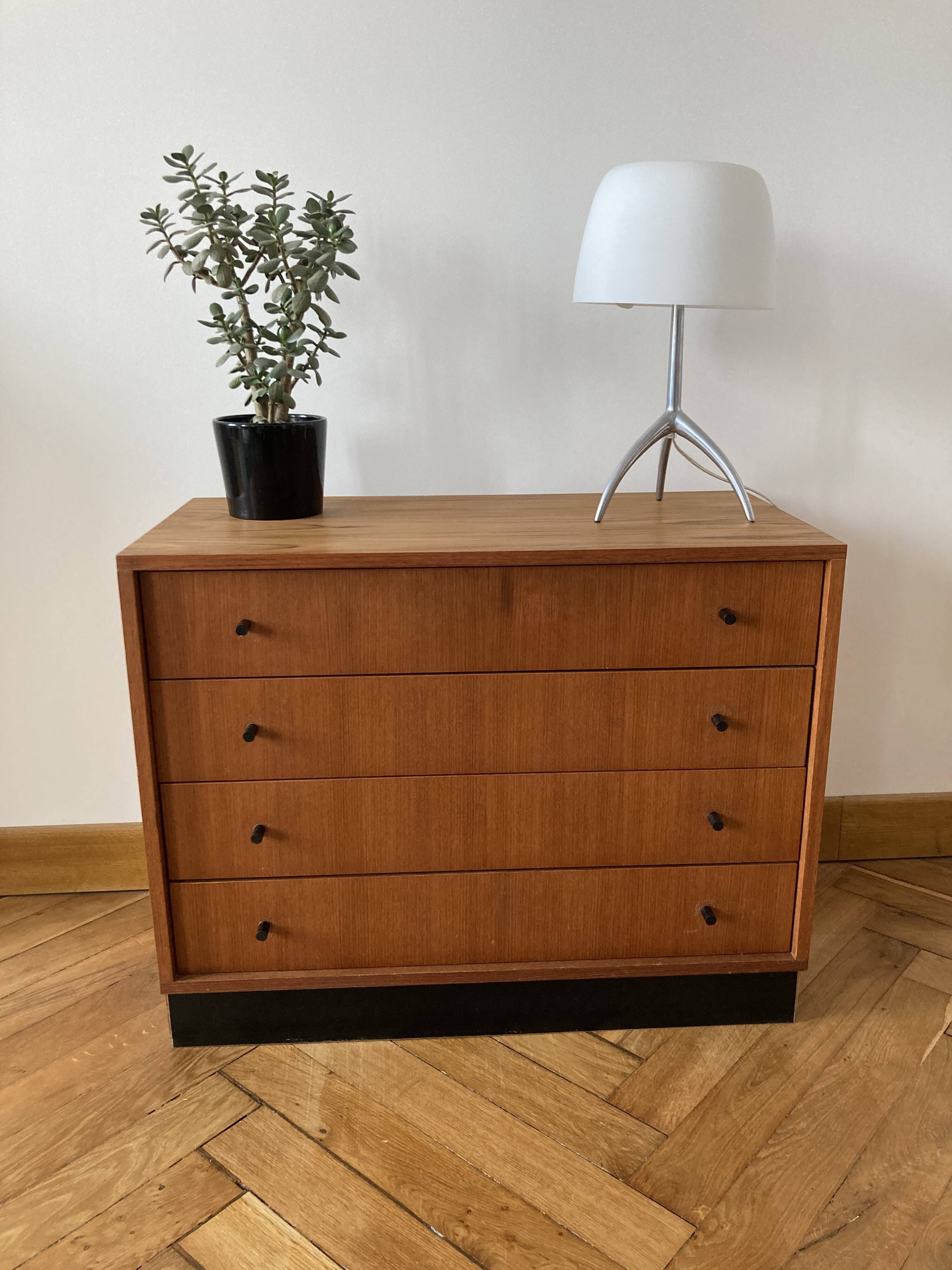 Scandinavian style chest of drawers