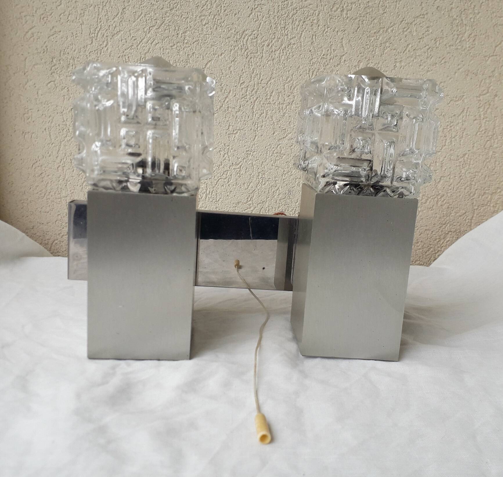 Italian 70's design wall lamp