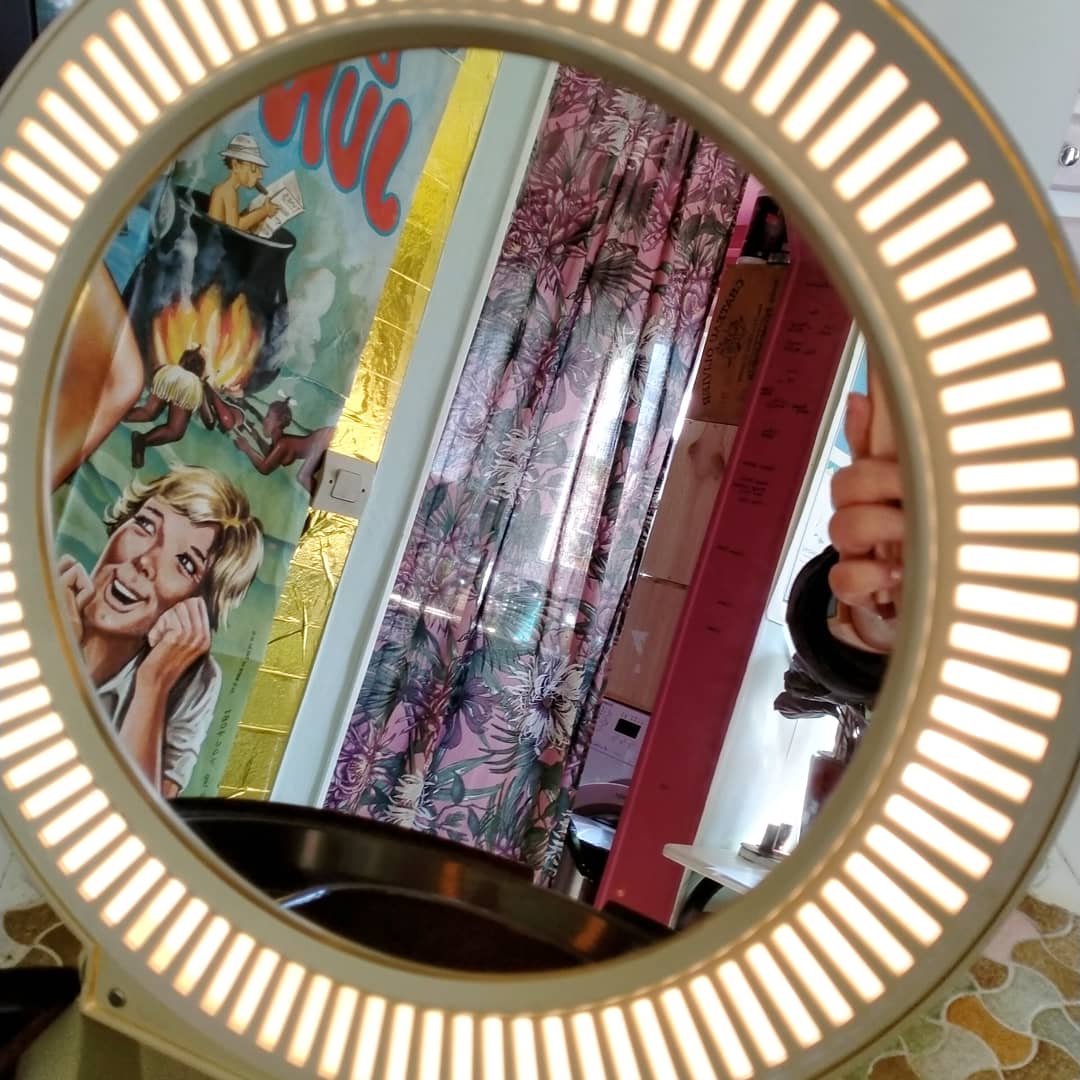 Vintage portable hairdresser