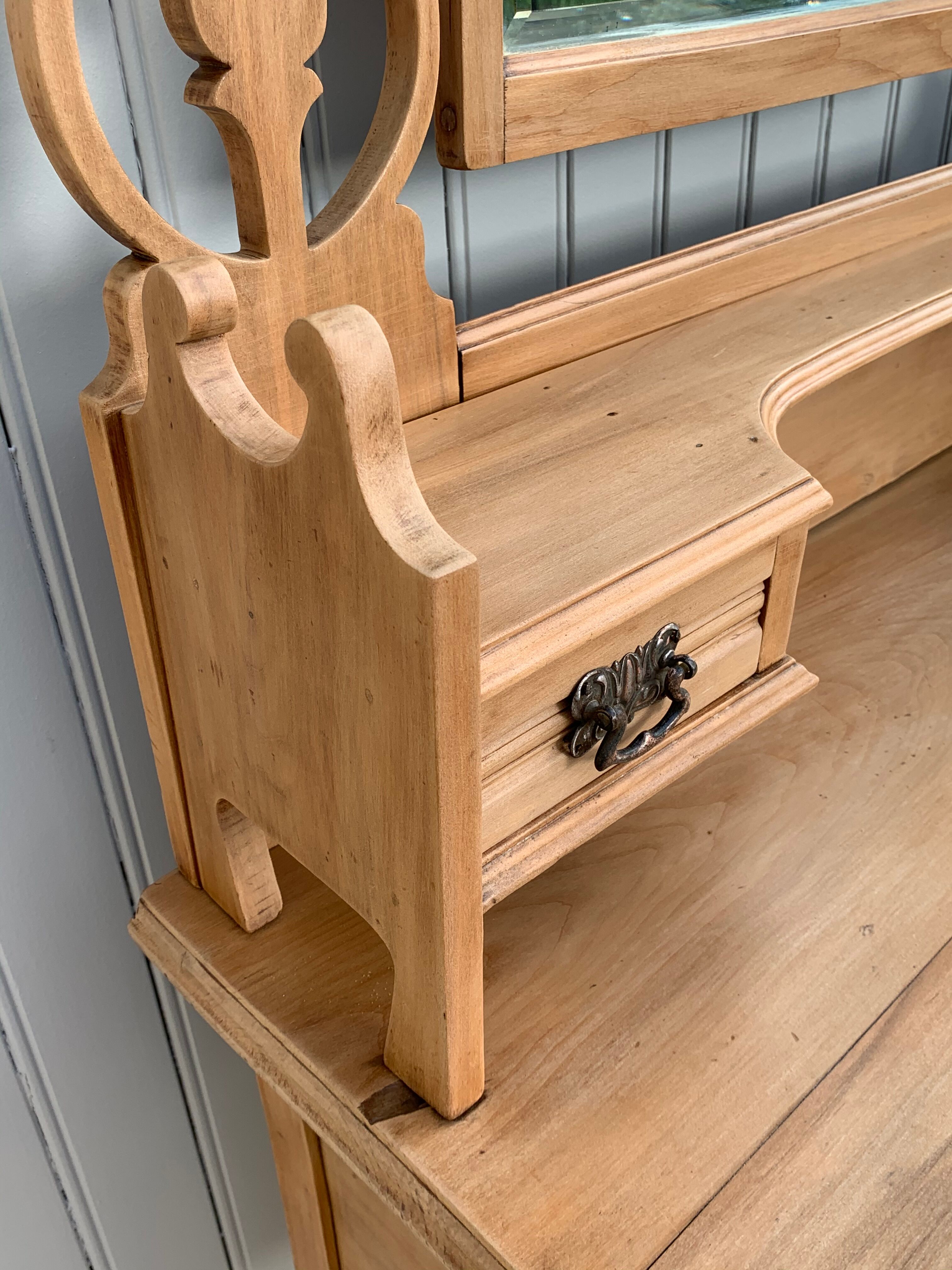 English dressing table 1900