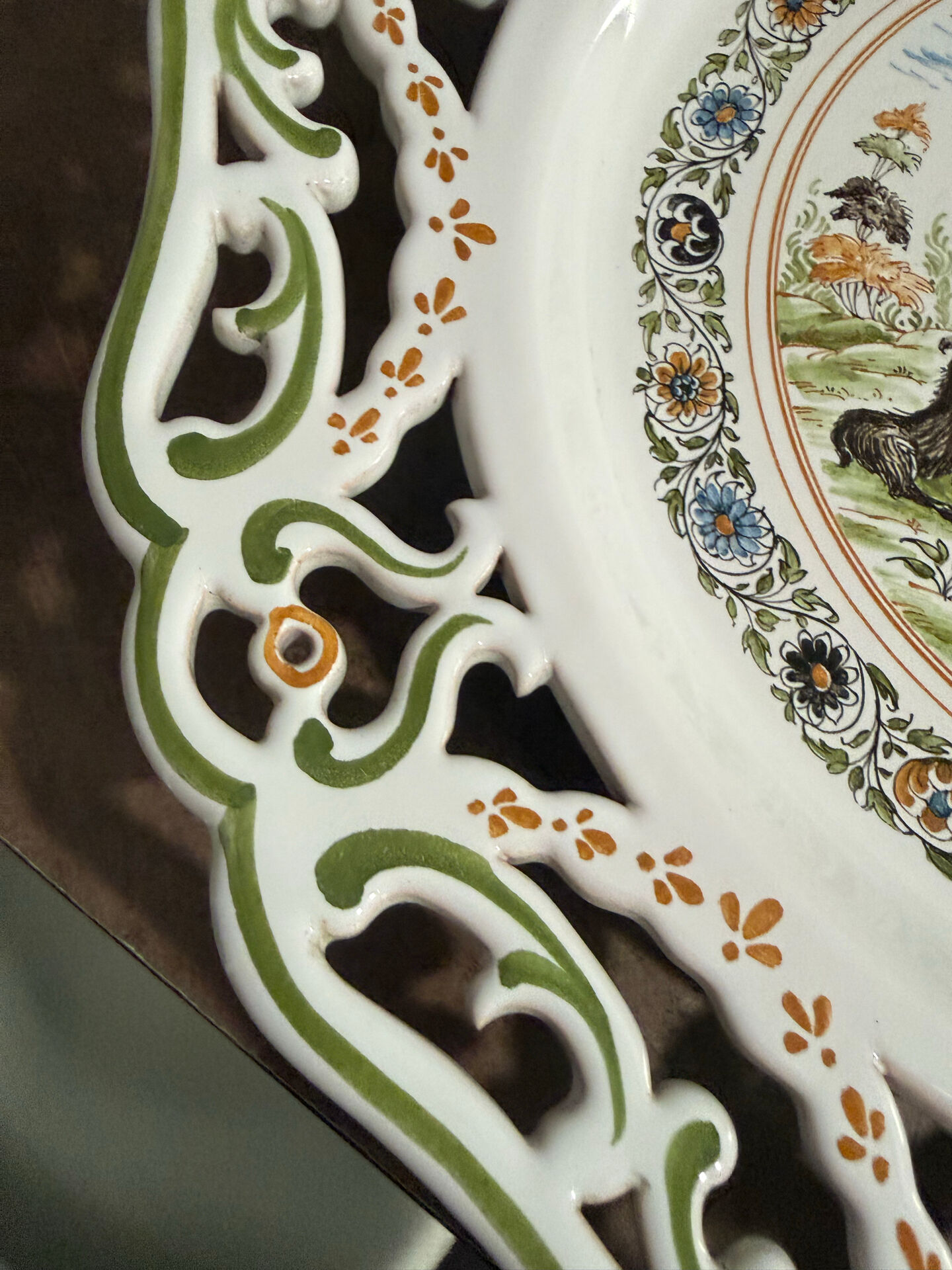 Serving dish Moustiers