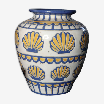 Shell vase