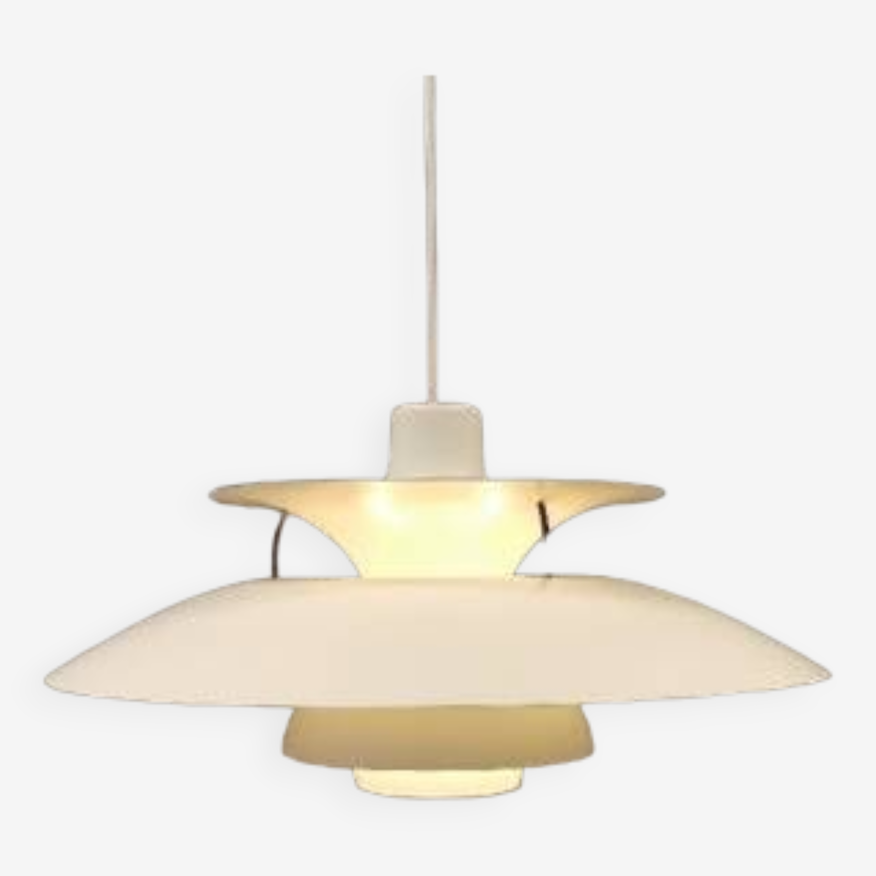 Lampe suspendue PH 5, conçue par le maître des lampes Poul Henningsen (PH)  et produite par Louis Poulsen. | Selency