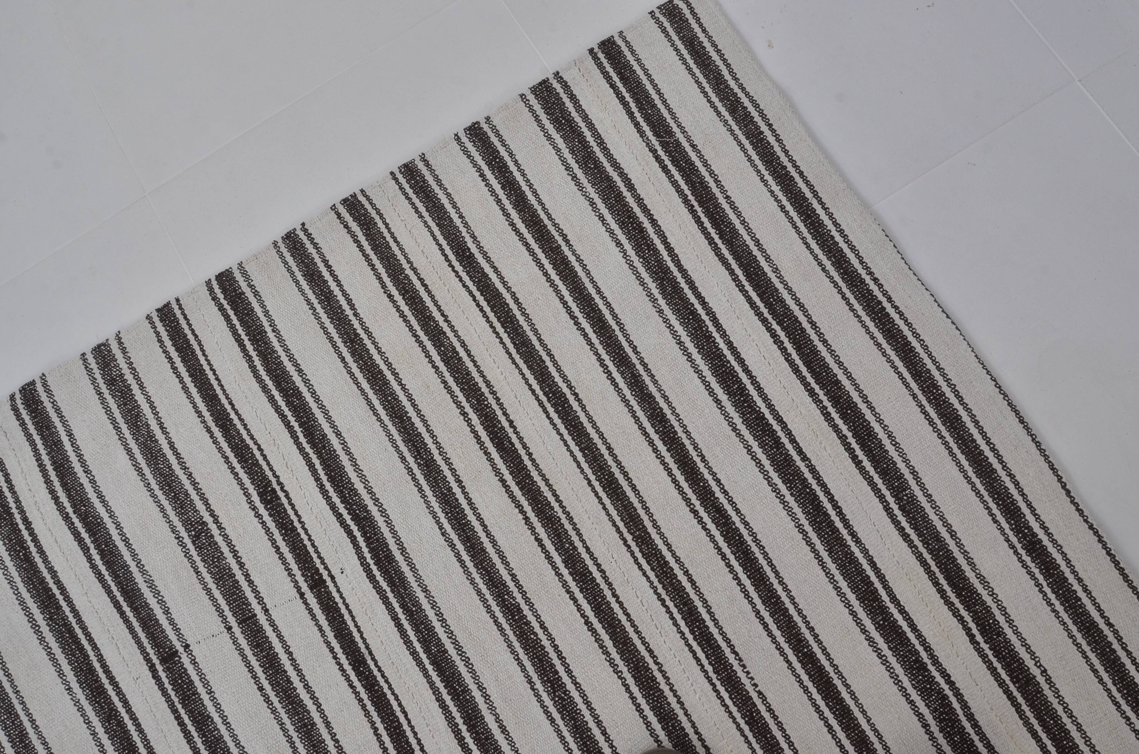 Neutral Oushak Vintage Kilim SKU 3813