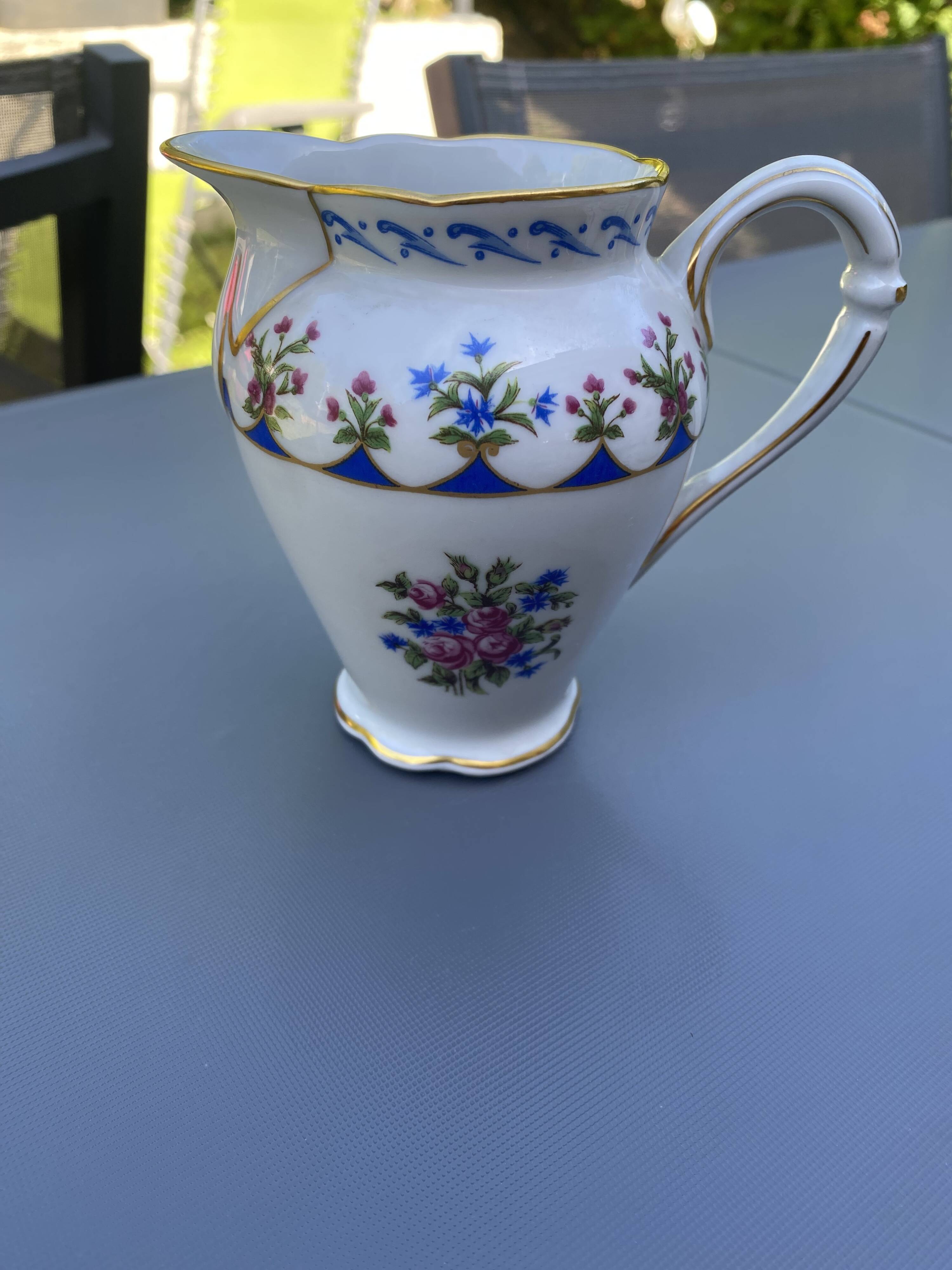Porcelain coffee service Bernardaud model Chateaubriand Limoges