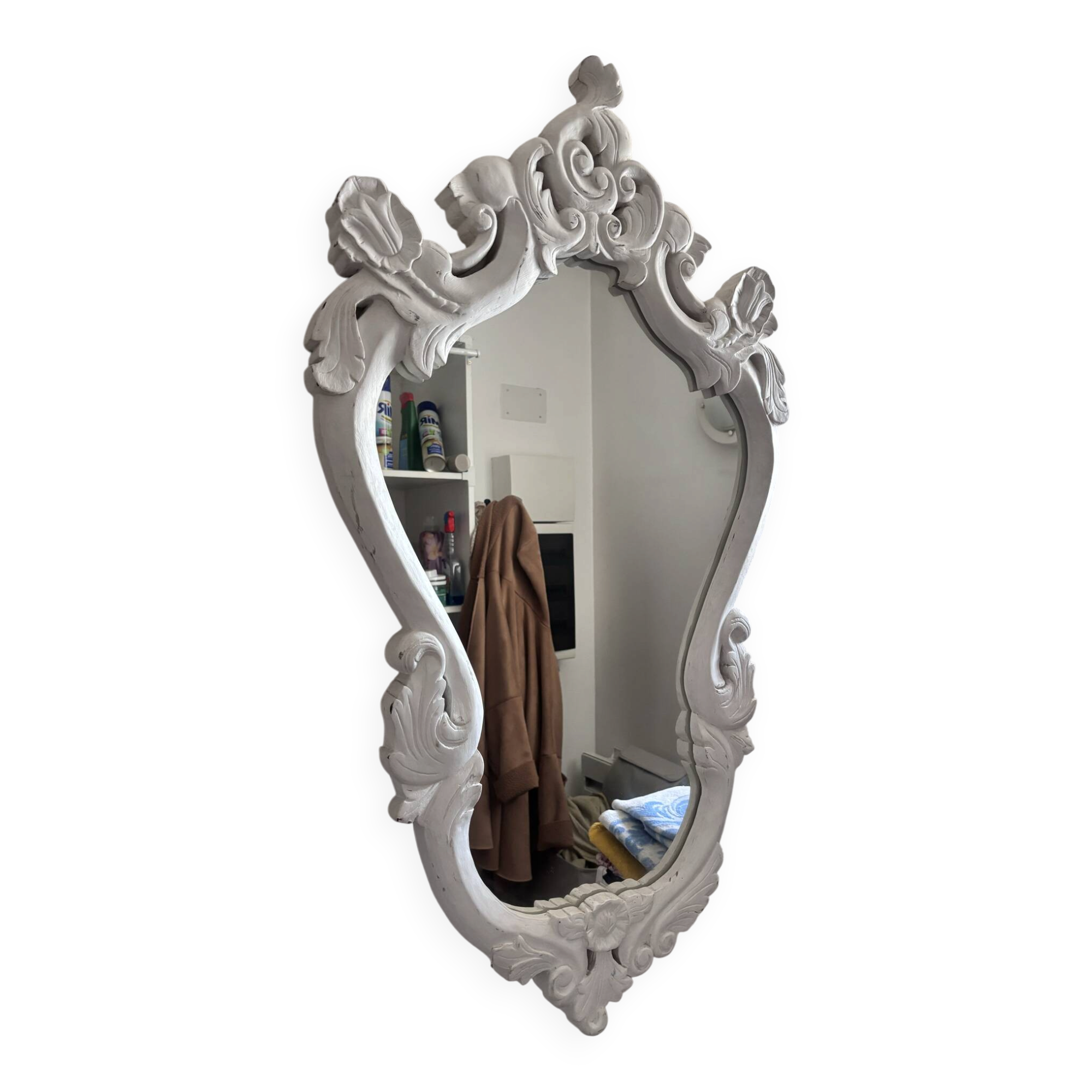 Louis XV rocaille style mirror in carved wood –