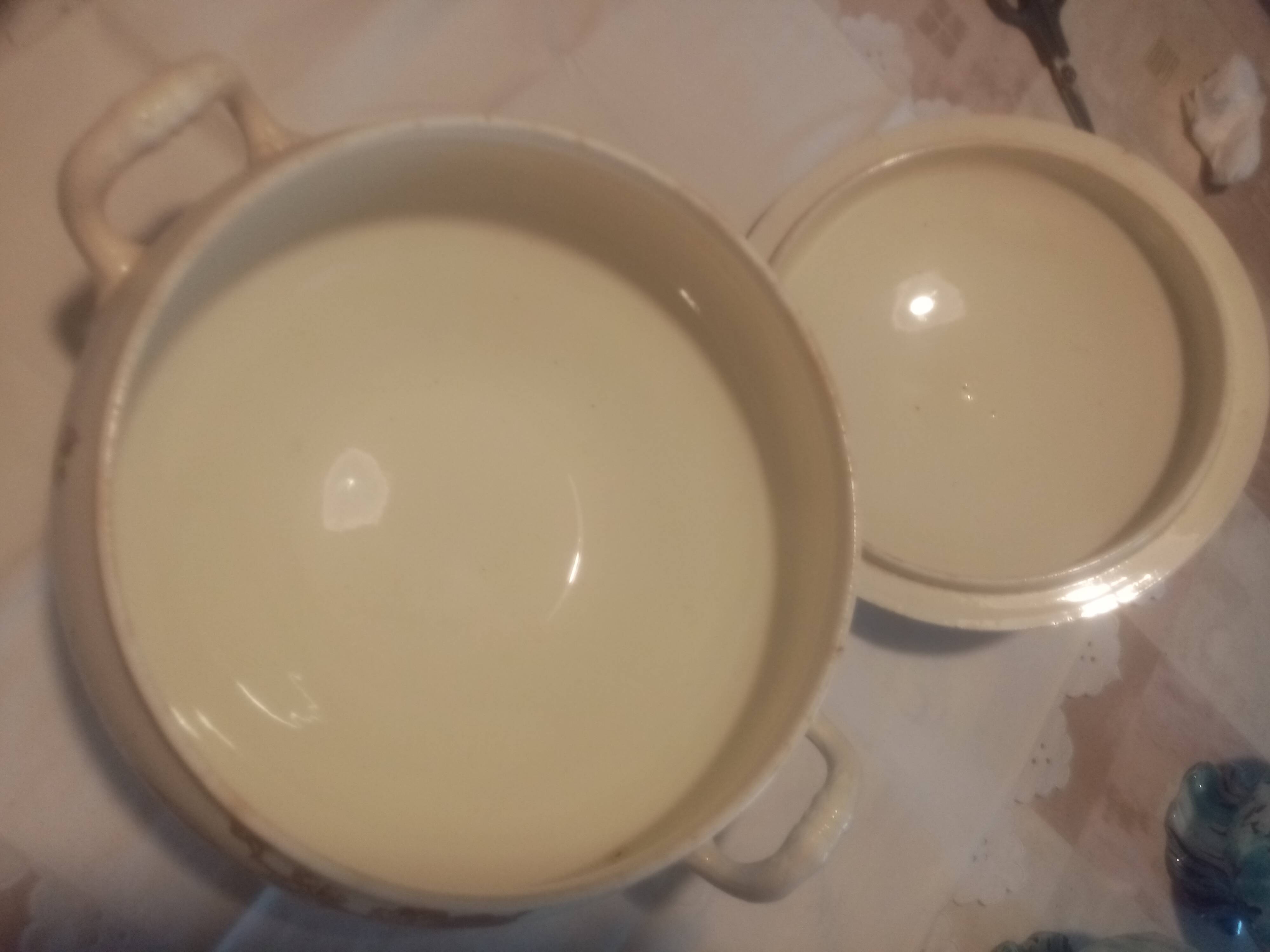 Superb and rare soup tureen, flowers model, clairefontaine faience