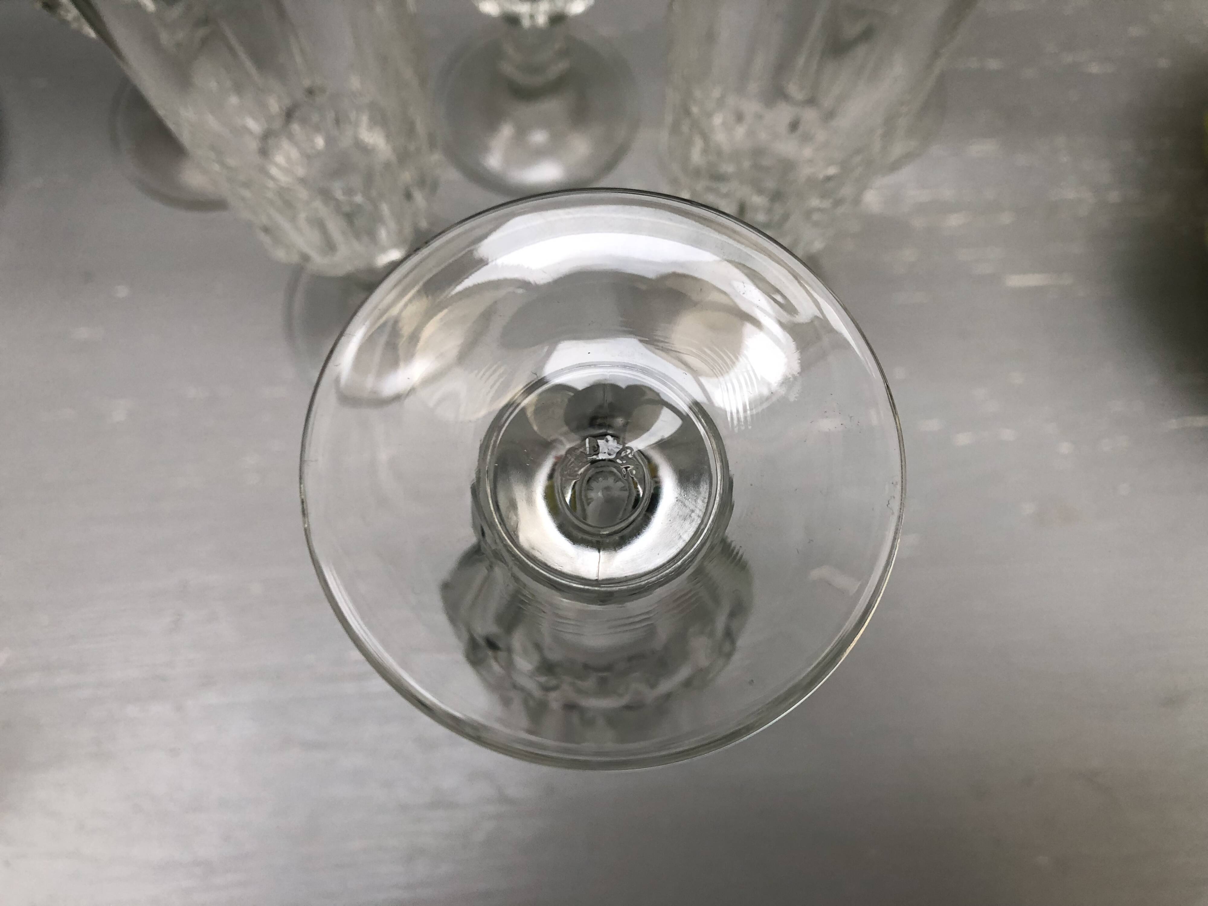 Set of 6 lance model champagne flutes, design made in France from the 1970s.