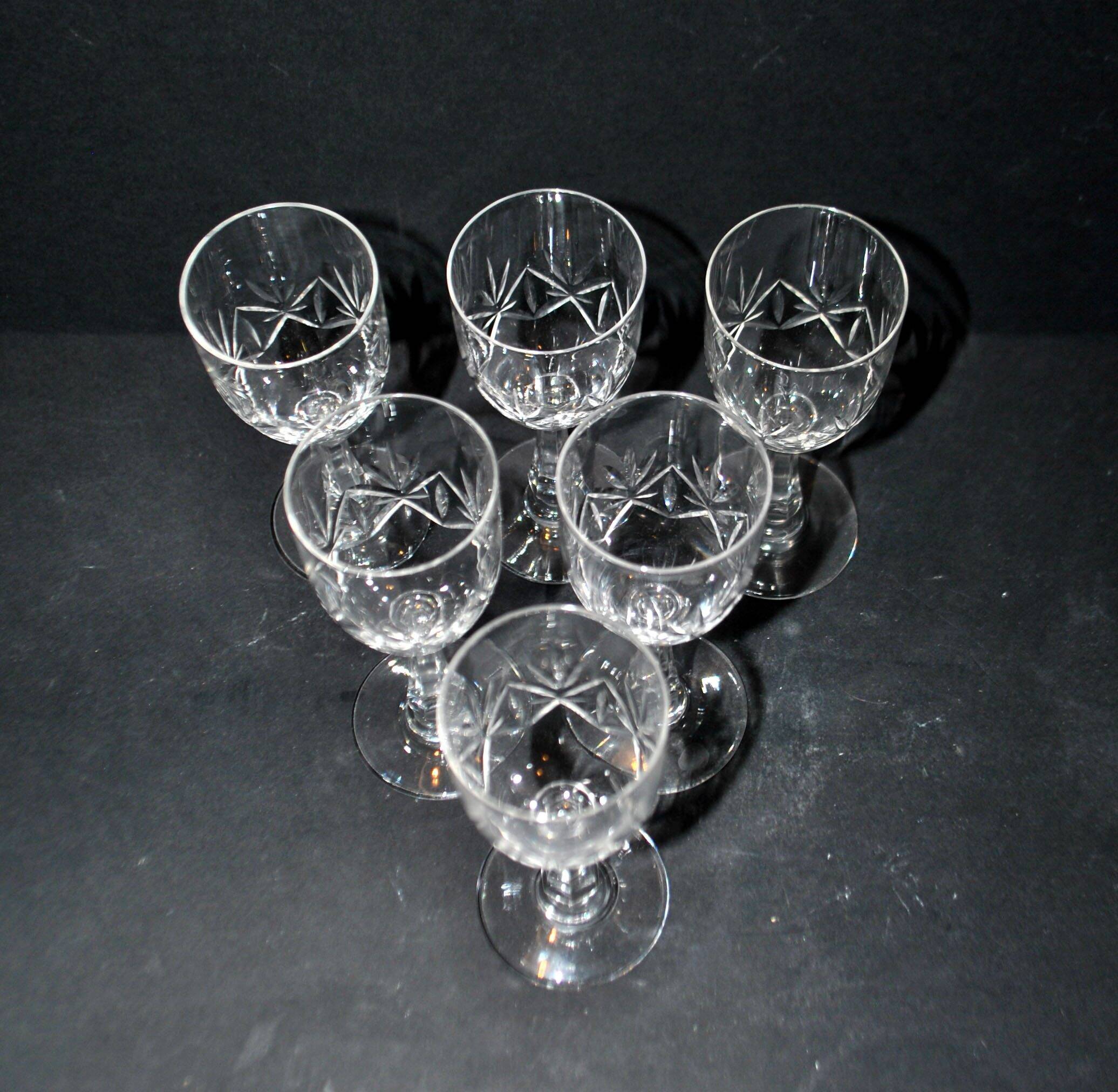 Saint-Louis set of 6 stemmed crystal glasses with palmette design, circa 1900, H11.5