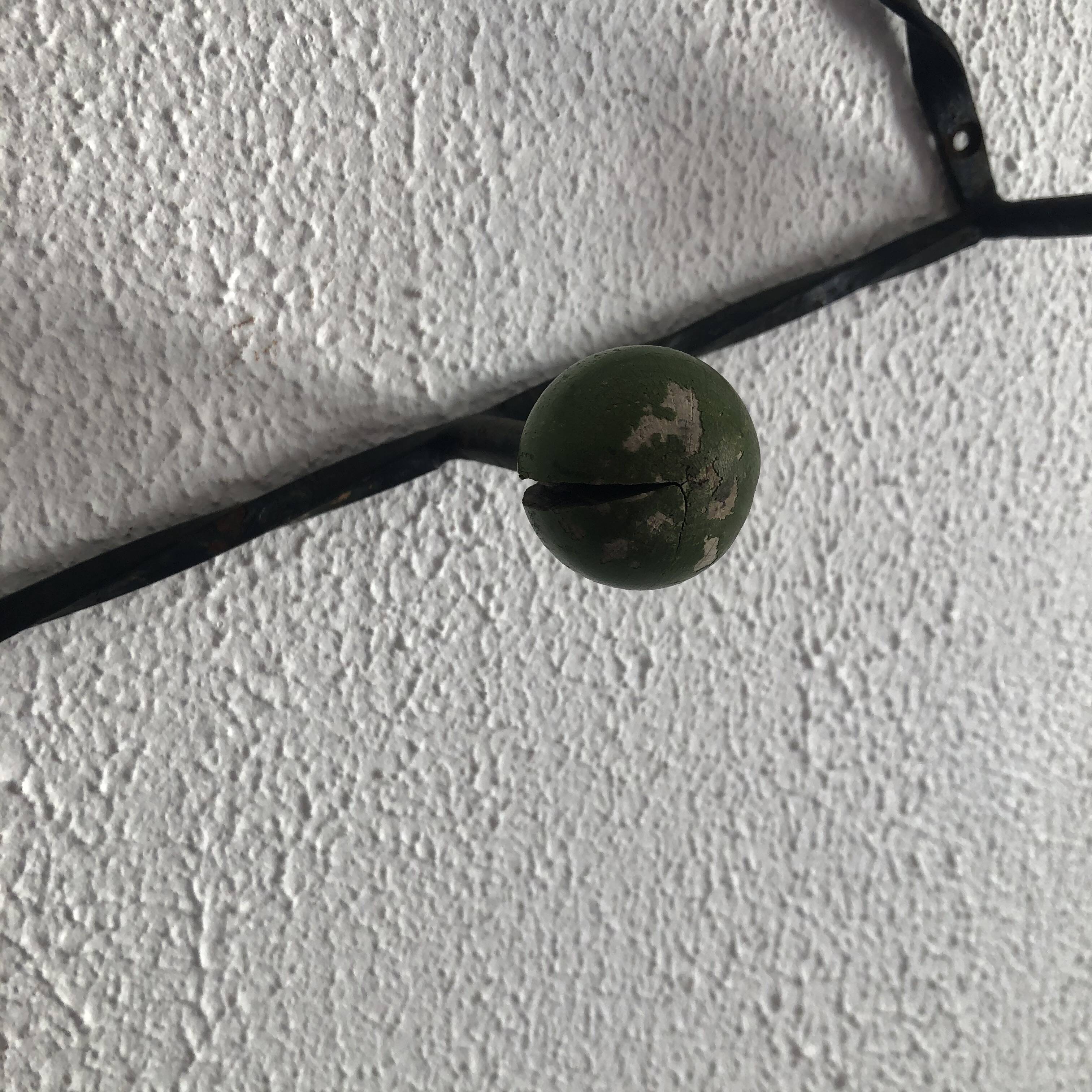 Vintage 1960 coat rack heart 5 ball hooks wood - 60 cm