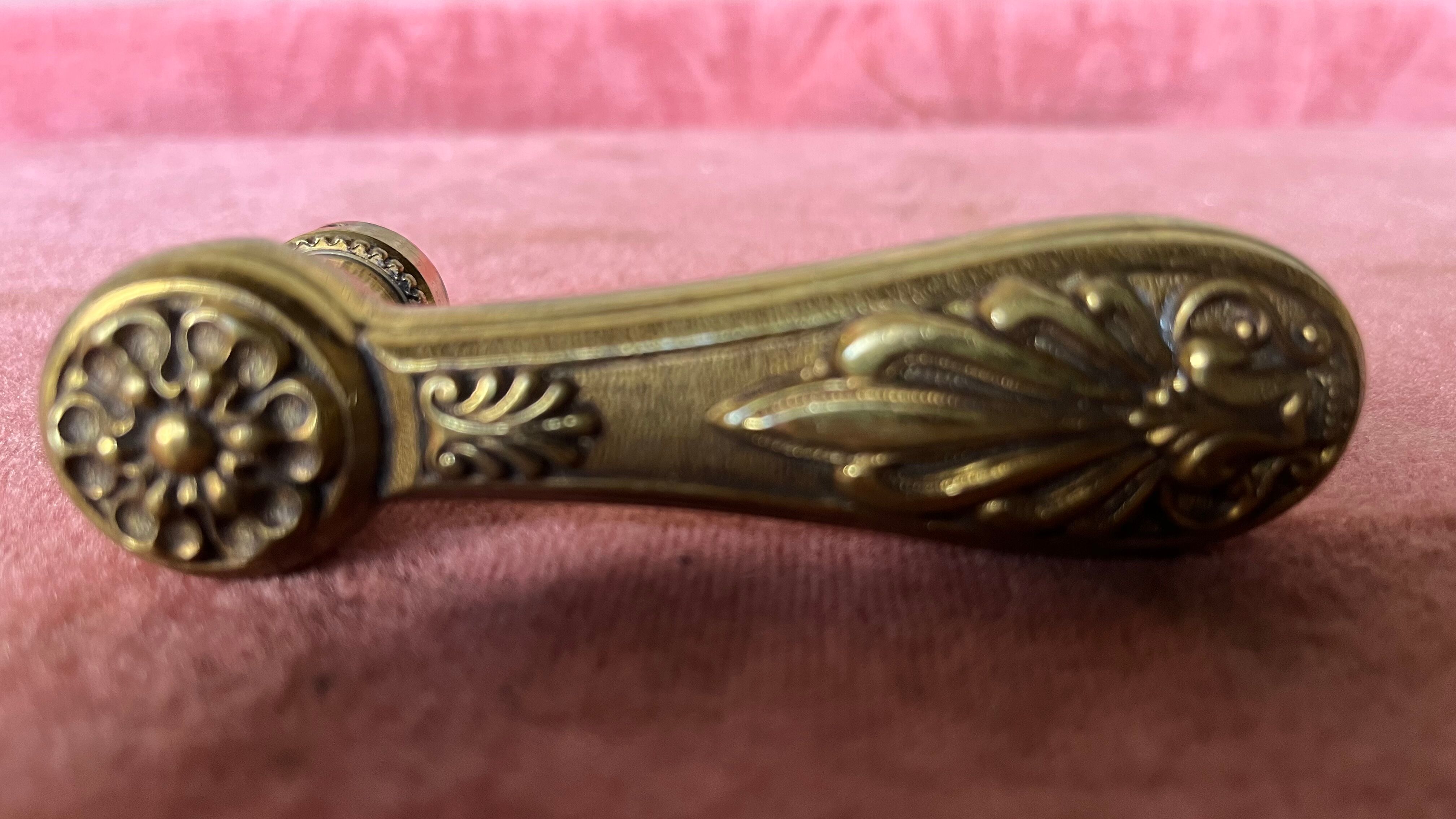 Antique bronze door handle