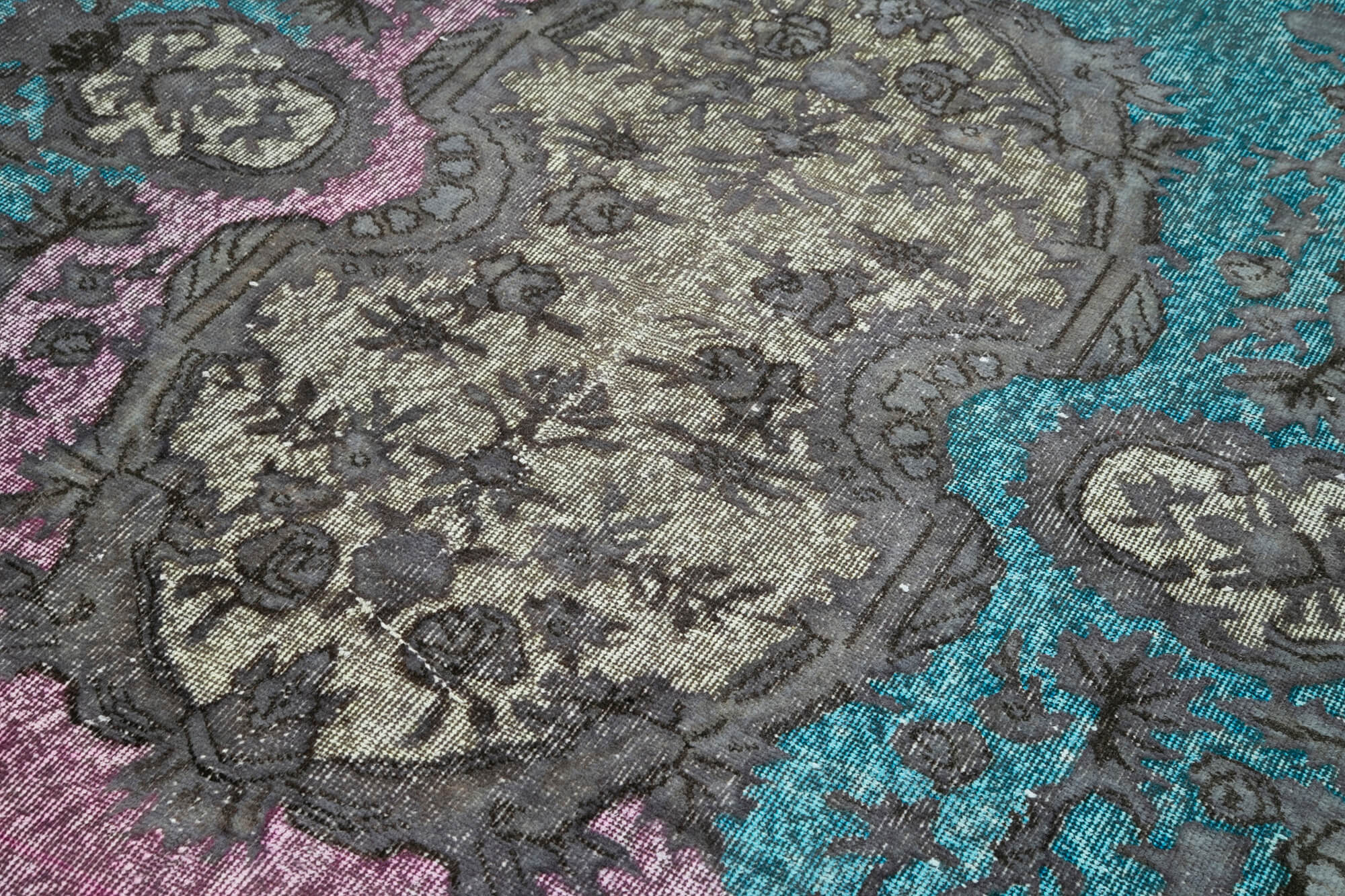 Hand-knotted antique turkish 1970s 163 cm x 280 cm