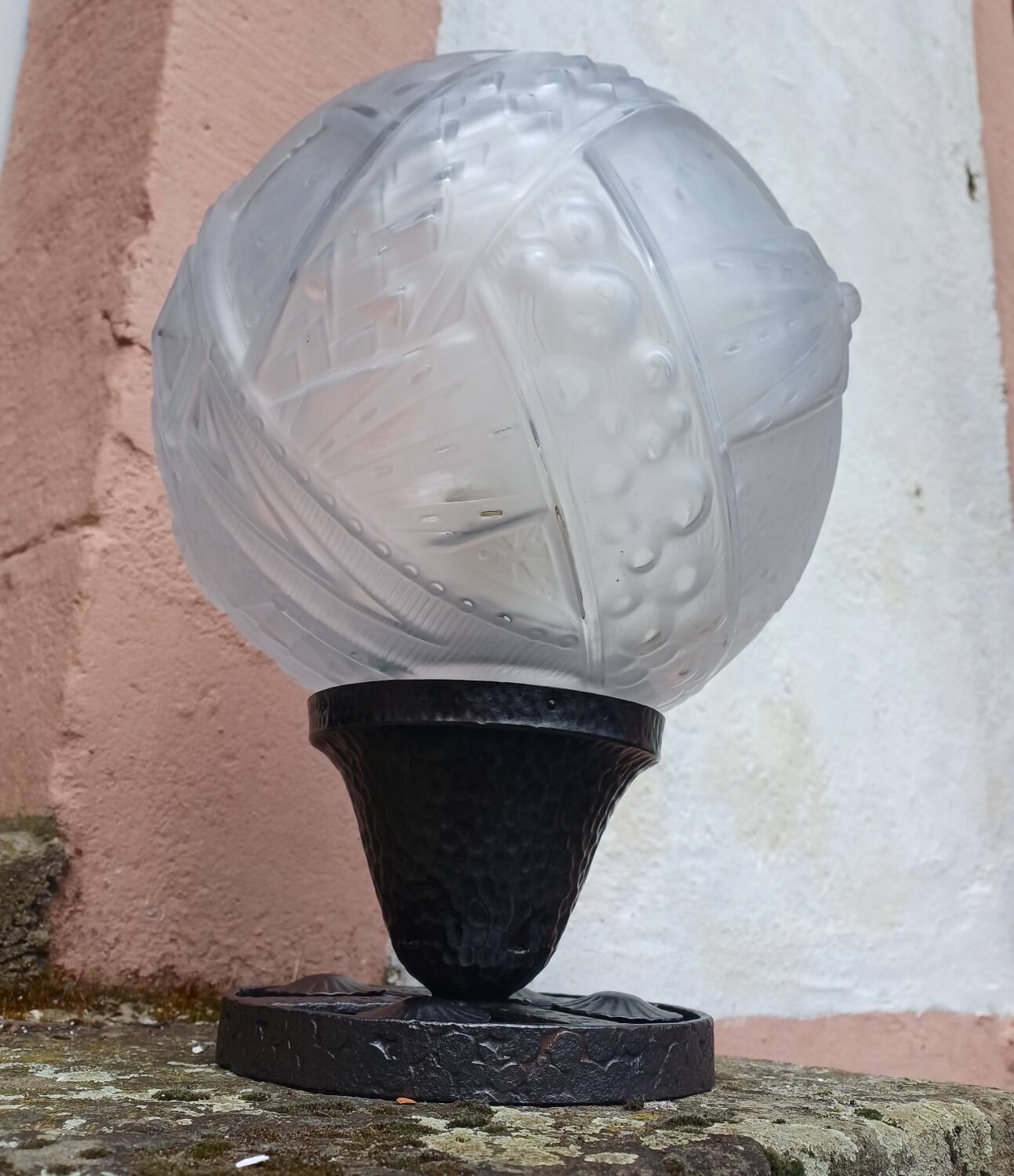 Art Deco ball lamp, pressed moulded glass, signed Muller.