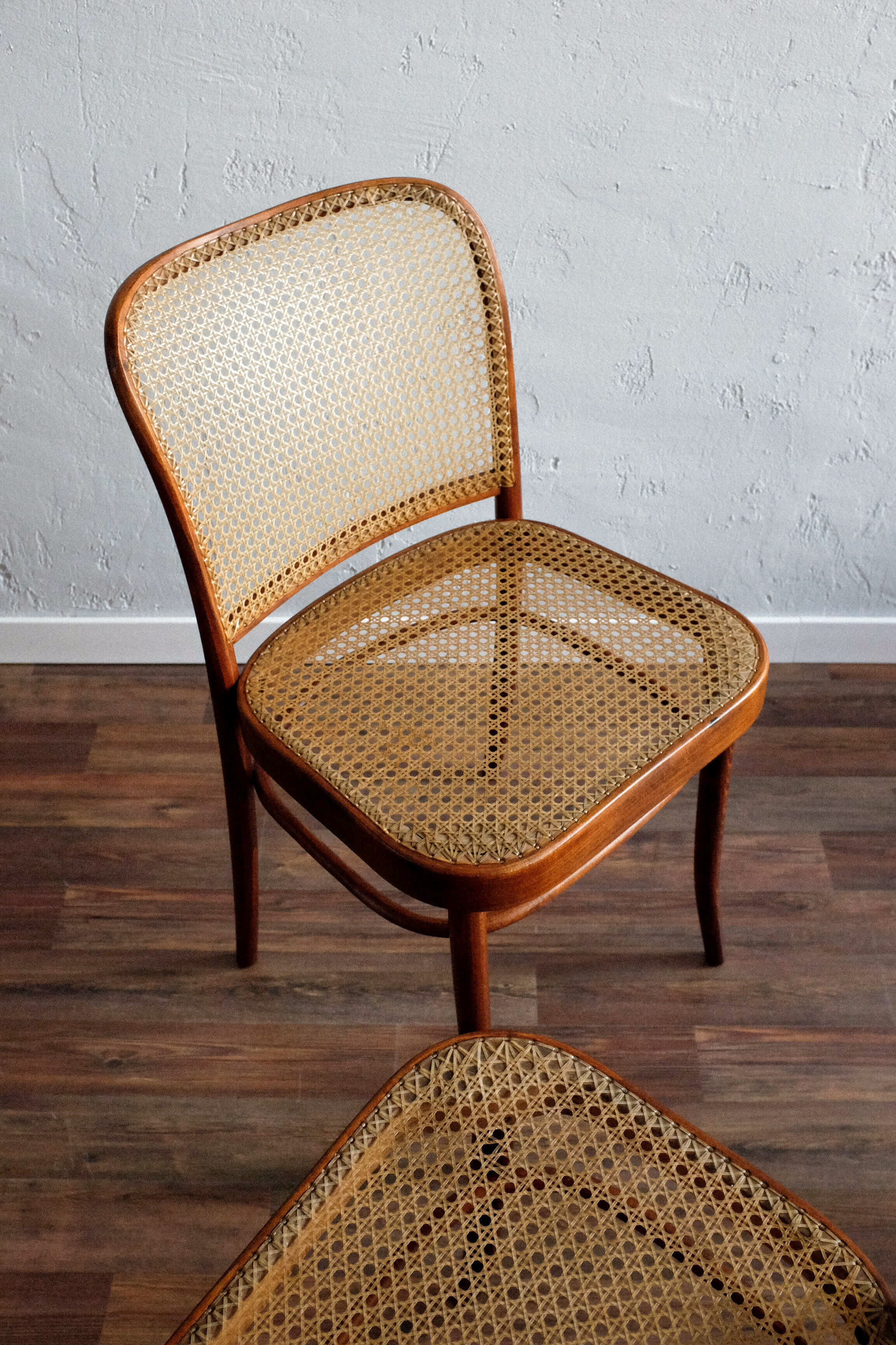 Ensemble de 2 chaises par Josef Hoffmann pour TON, modèle 811, années 1970