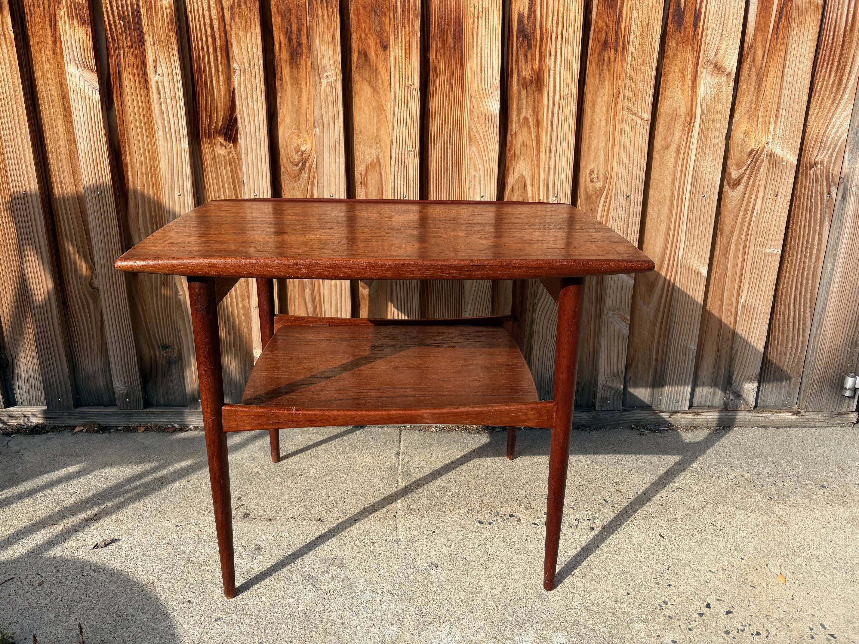 Vintage teak side table – Scandinavian design – 1960s