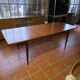 Table scandinave galbée extensible papillon en teck années 60