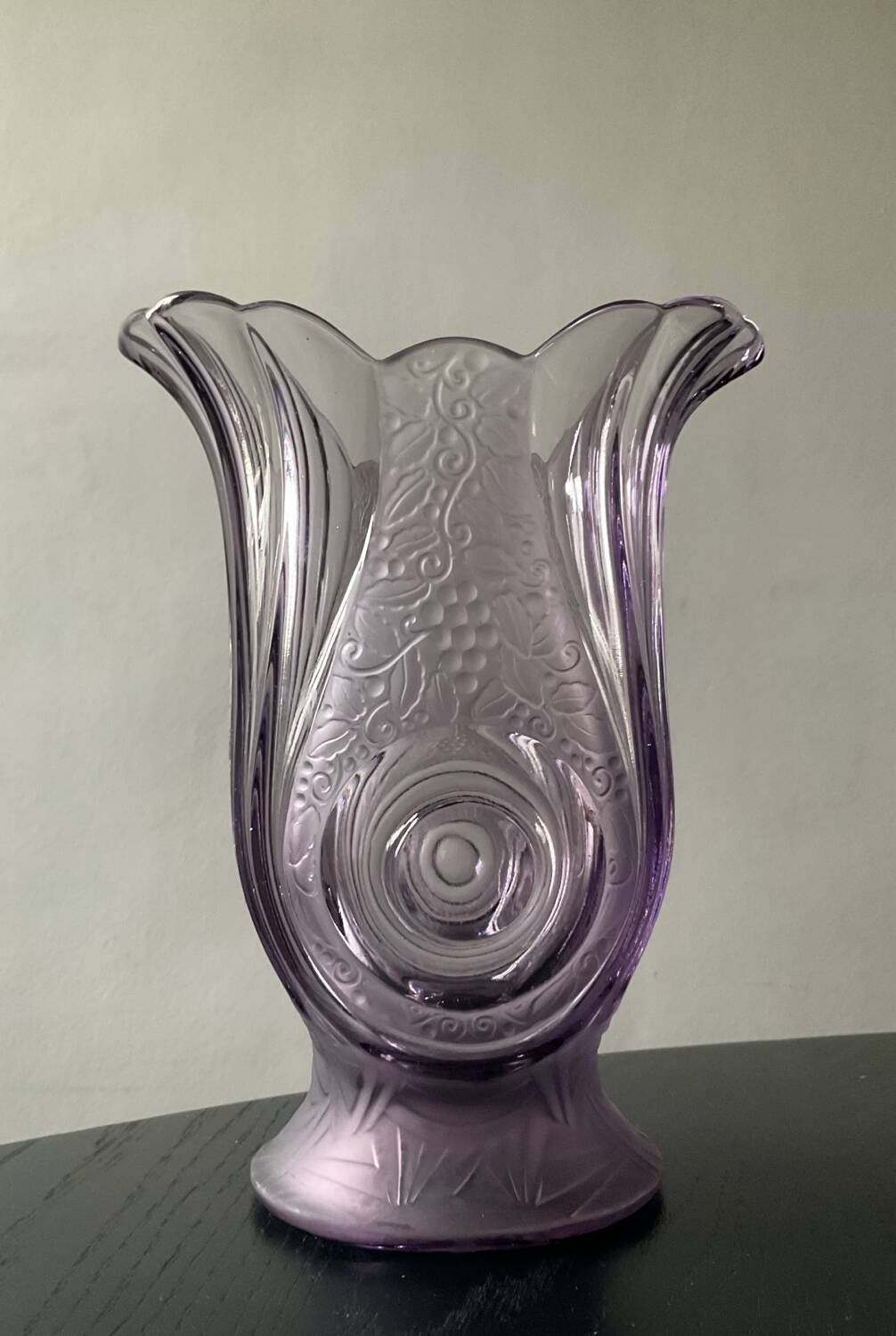 Art Deco vase Brockwitz-Germany in violet glass, signed.