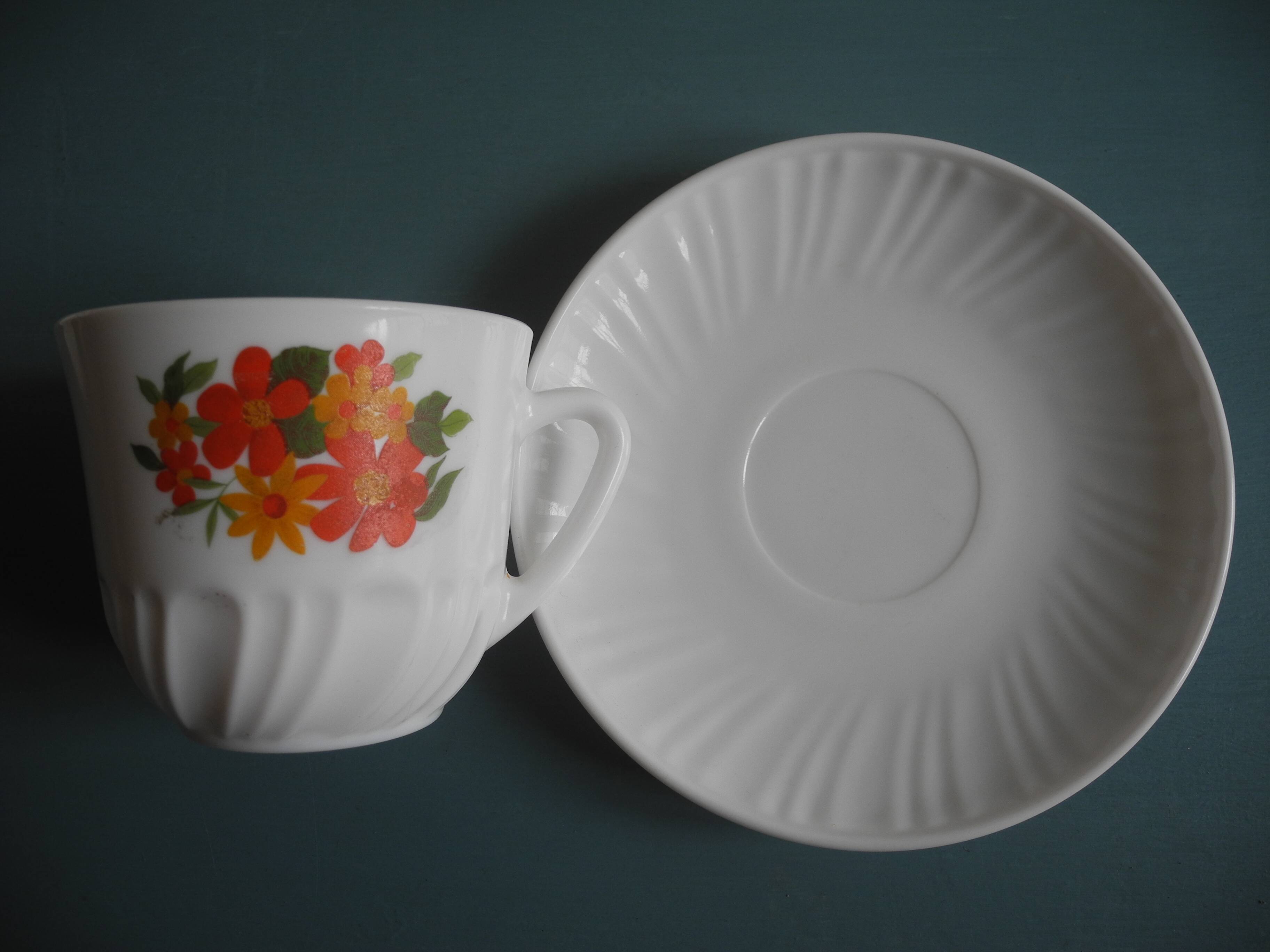 set of 6 cups and saucers vintage French tableware