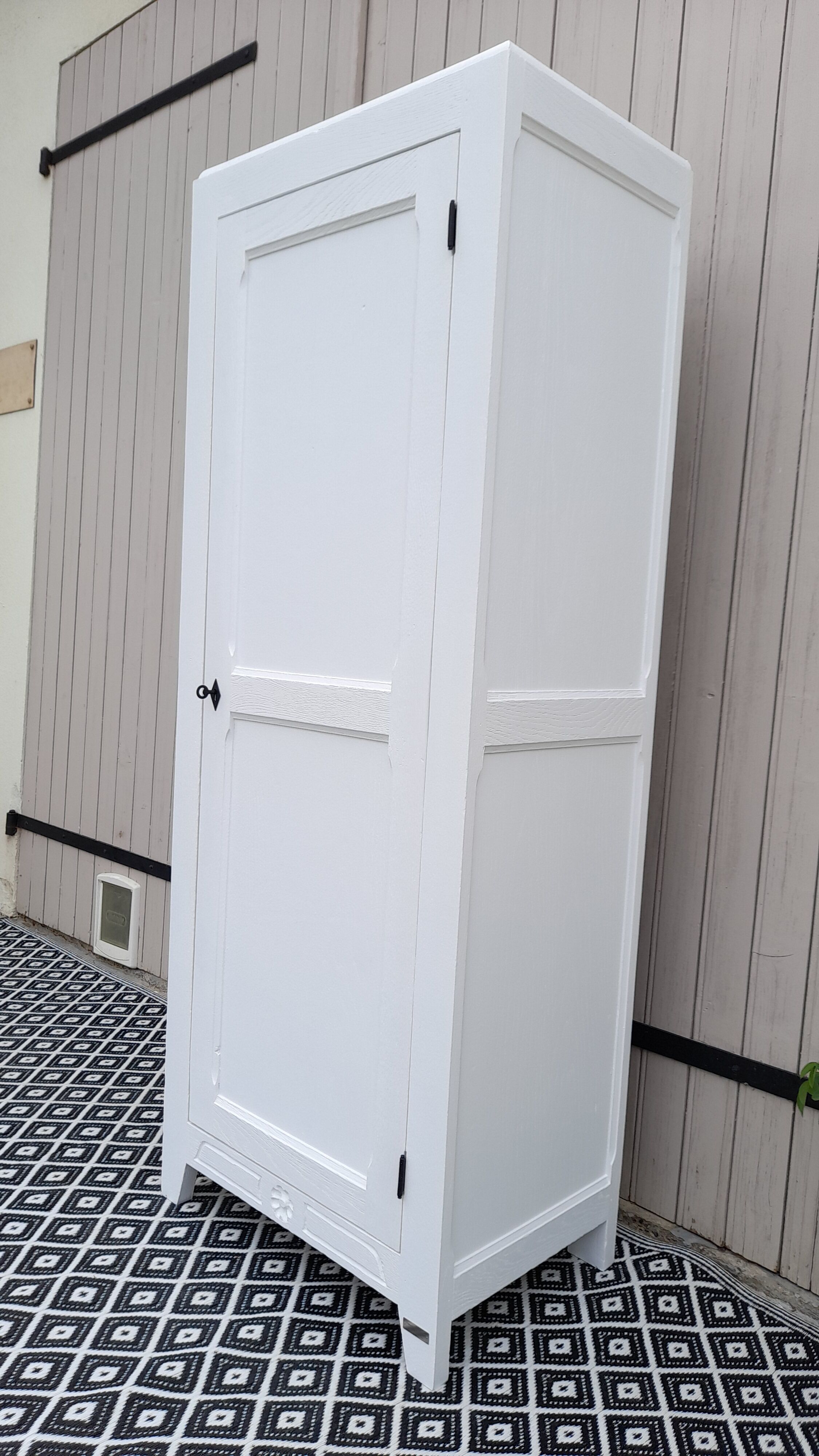 Bonnetière / Wardrobe