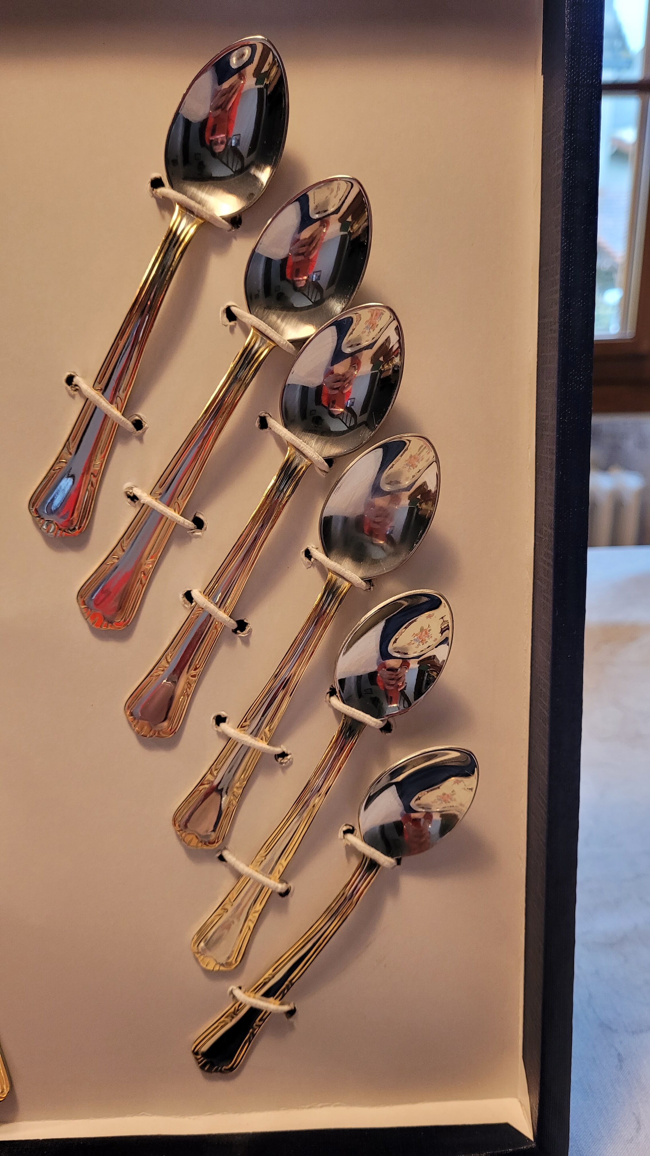 Set pie dish and dessert cutlery