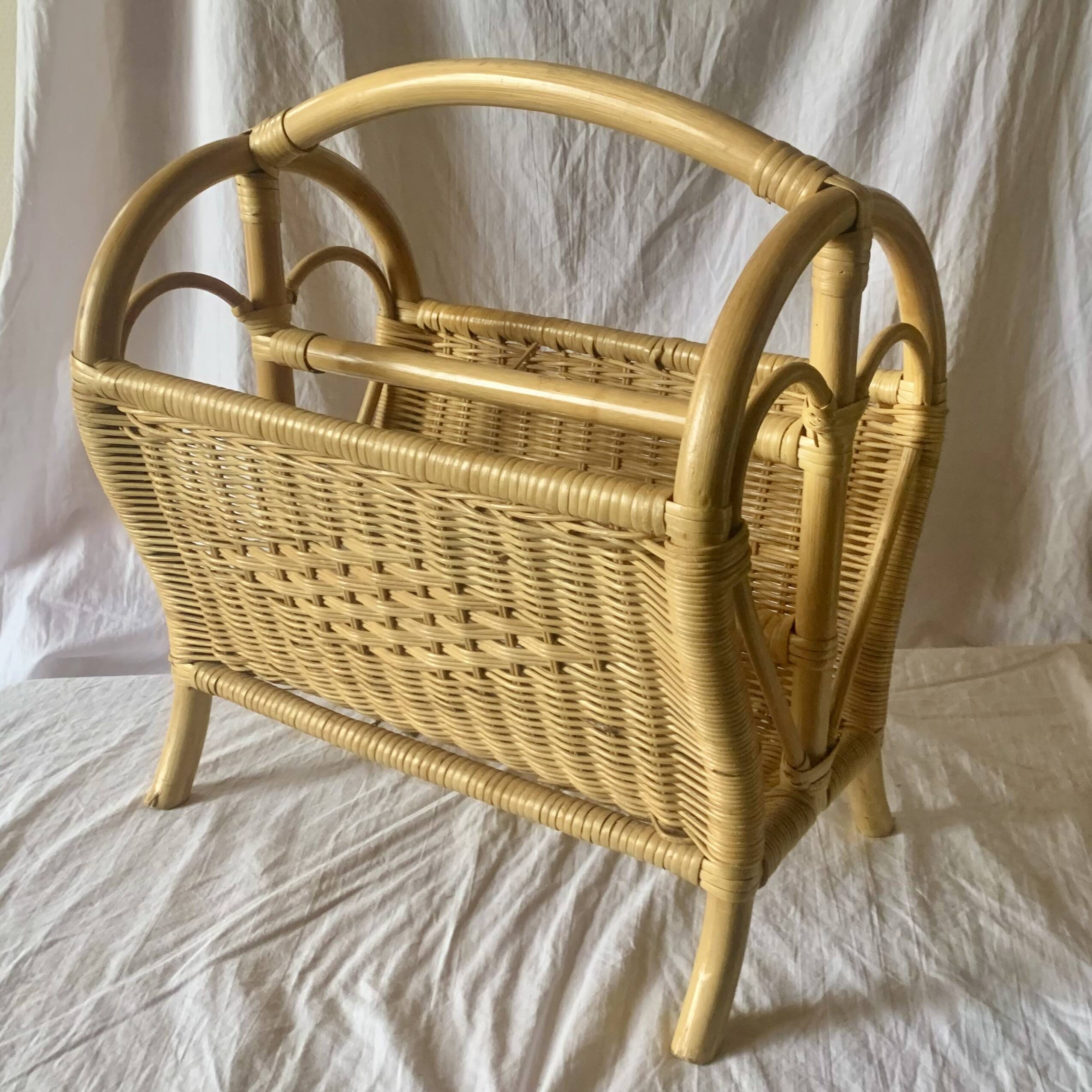 Porte-revue vintage en osier et bambou