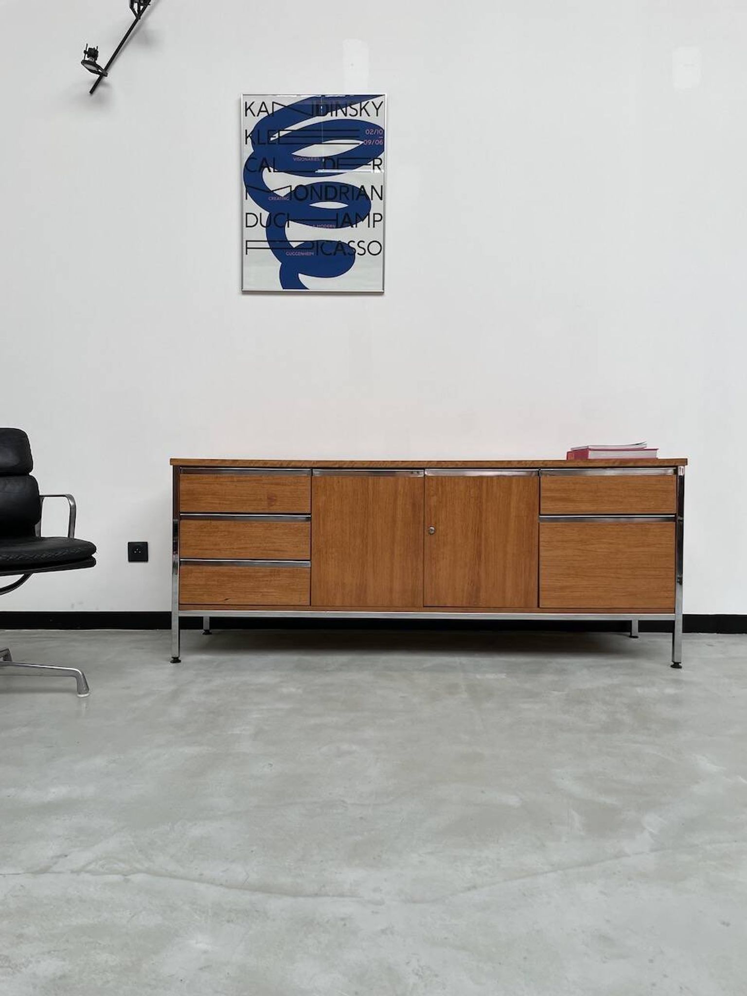 1960s modernist enfilade