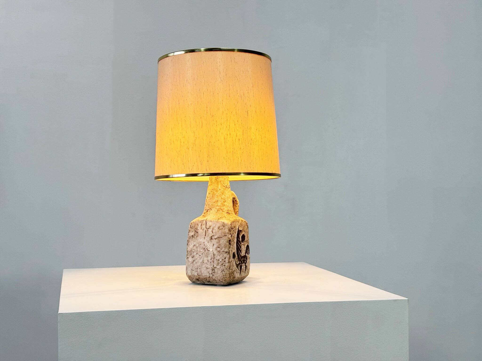 Ceramic French table lamp