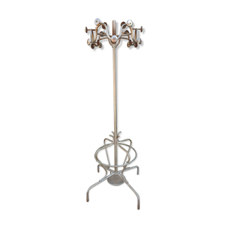 Iron coat holder