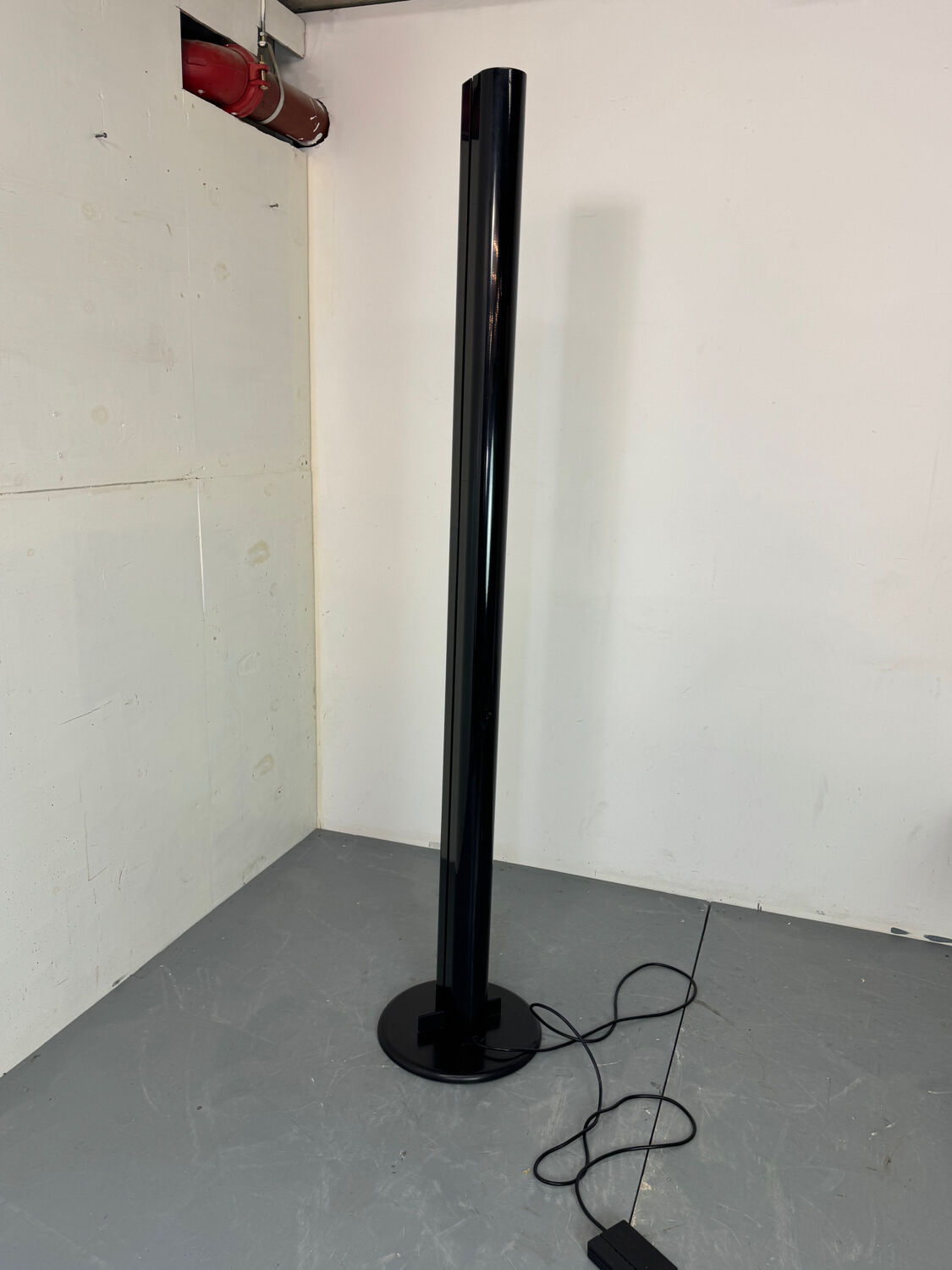Italian iconic black Artemide Megaron uplighter floor lamp 1980s
