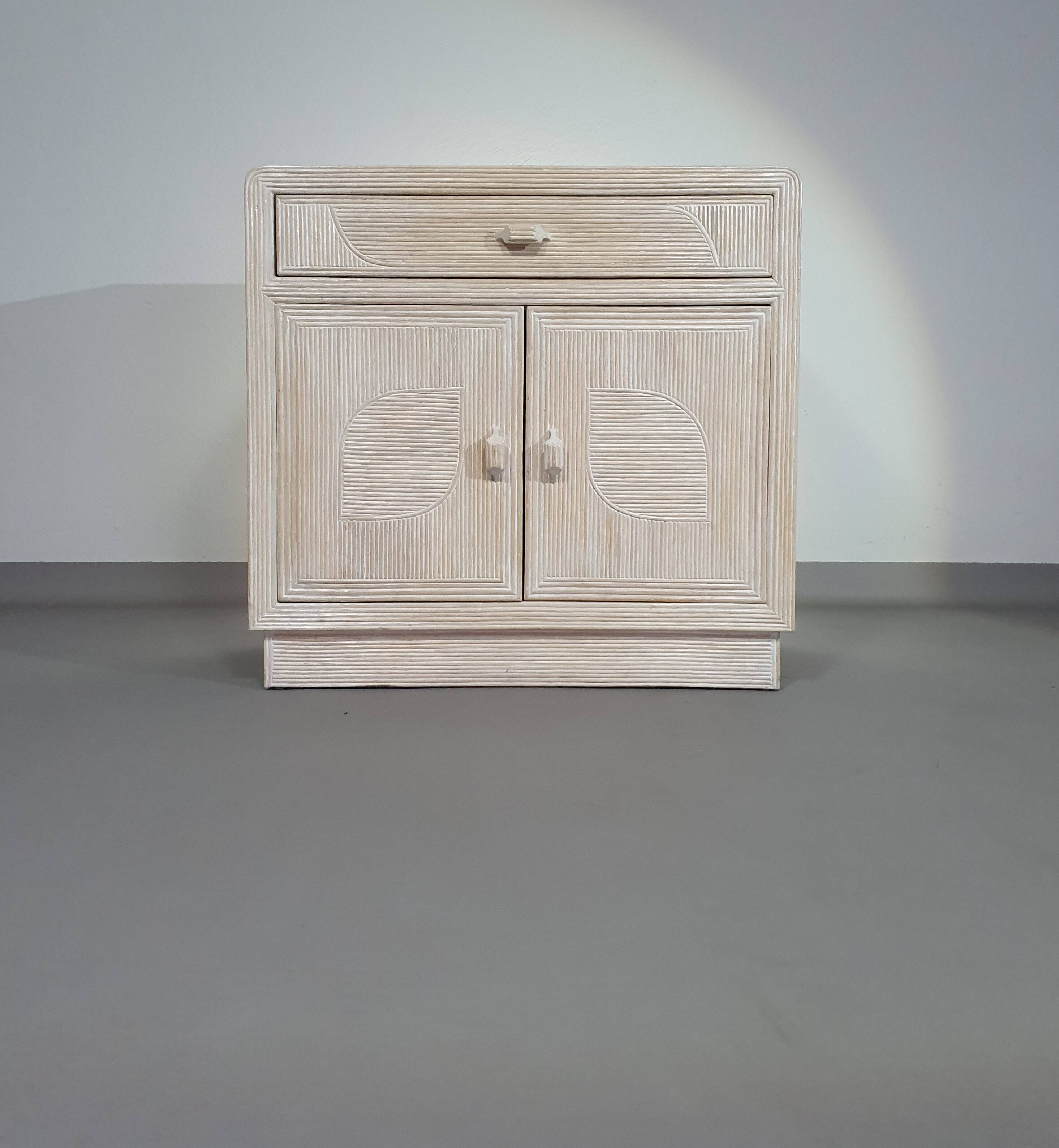 Split reed side board/cabinet 80 x 80 x 40 cm