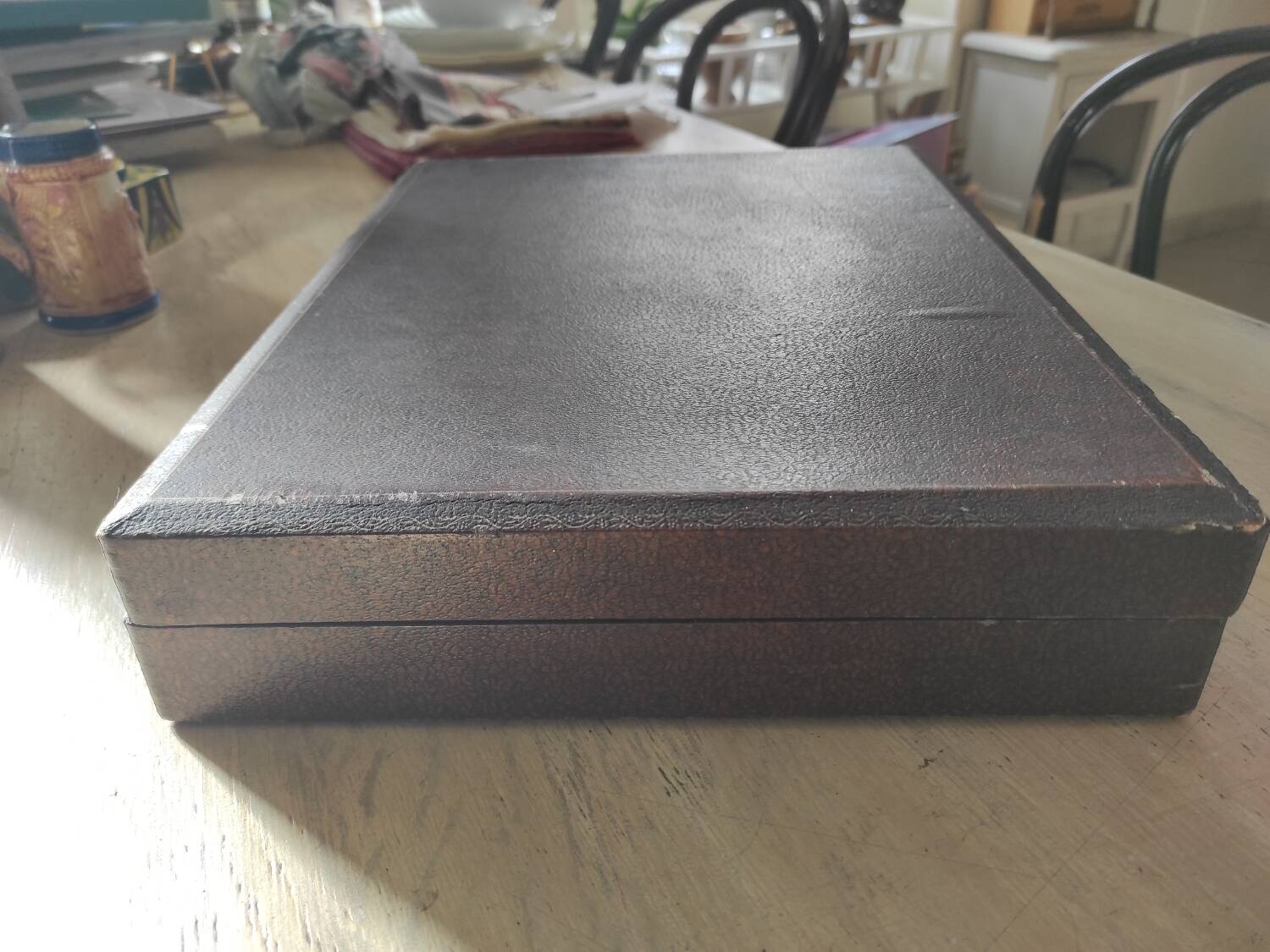Ménagère de 37 couverts modèle filet, Argenterie