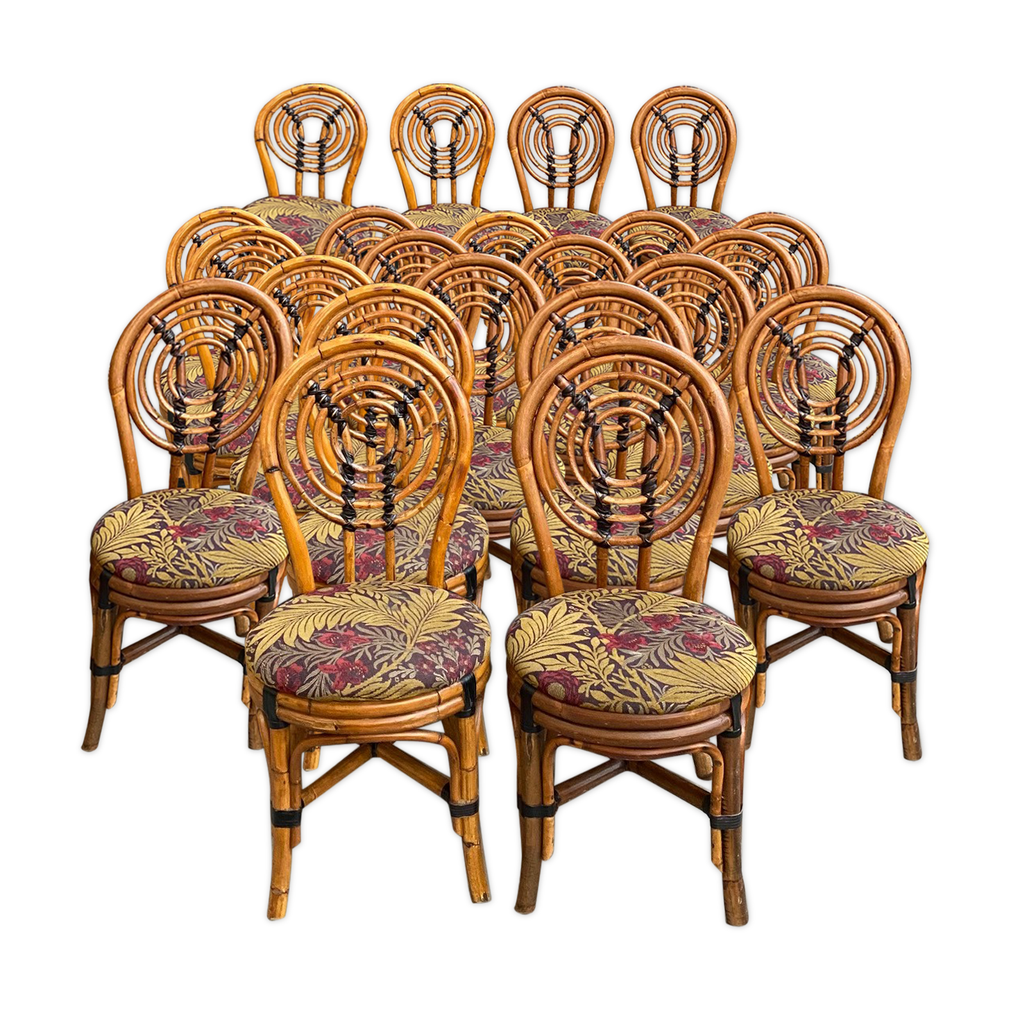 Suite de 12 chaises vintages
