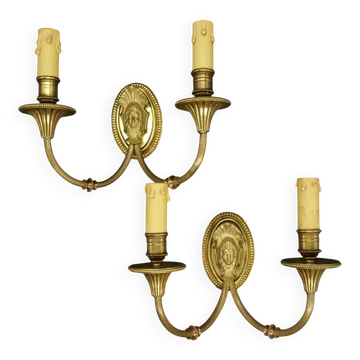 Paire d'appliques aux mascarons féminins style Louis XVI - bronze doré
