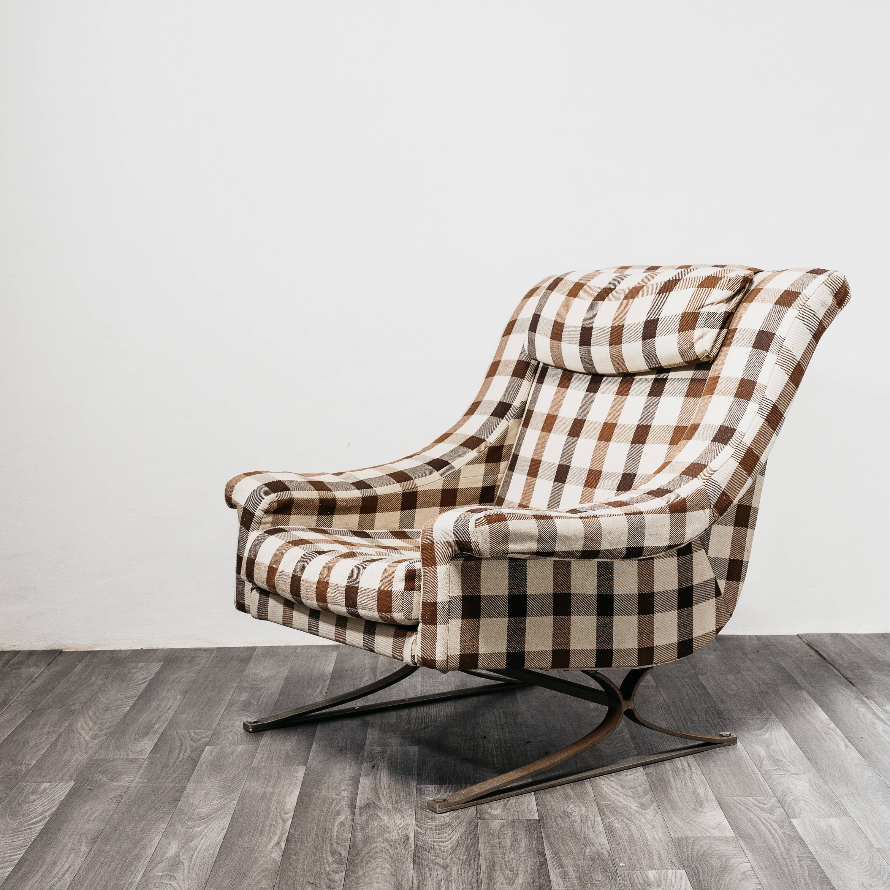 Paire de Fauteuils Mod. Grand Prix, Maurice Calka Arflex