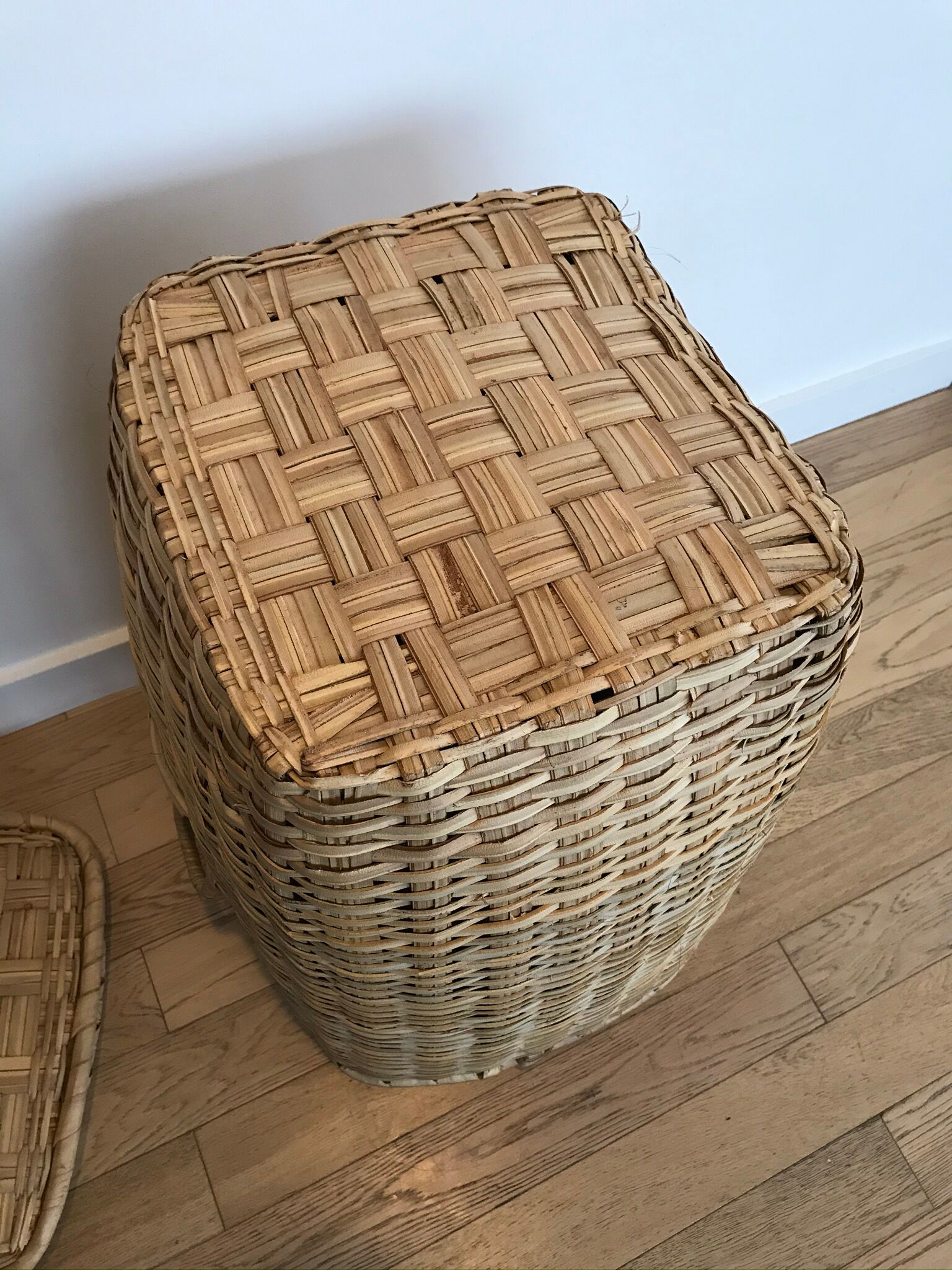 Large wicker/vintage bamboo laundry basket with lid