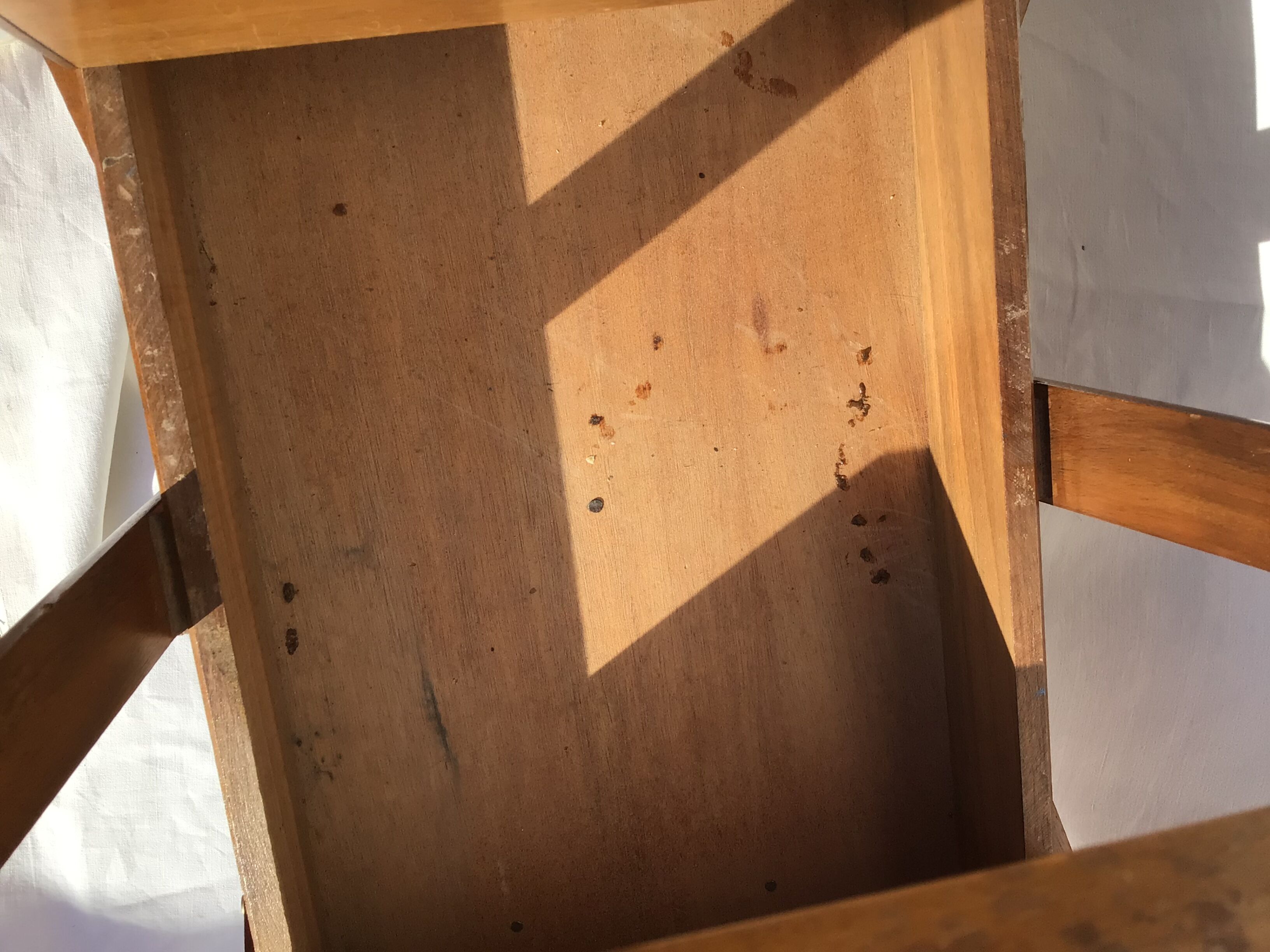 Deploying worker wood spindle feet