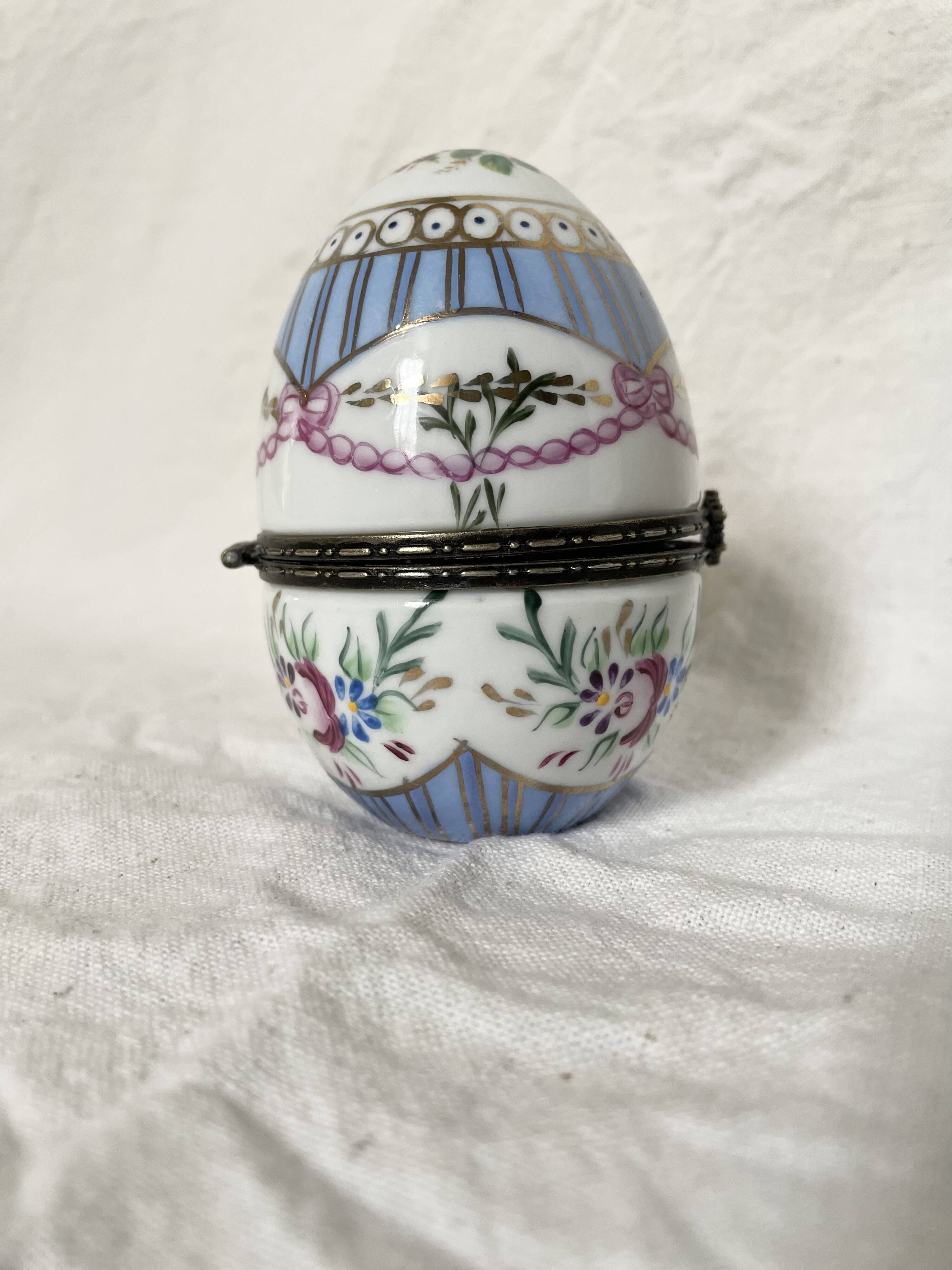 Boîte à bijoux œuf en porcelaine