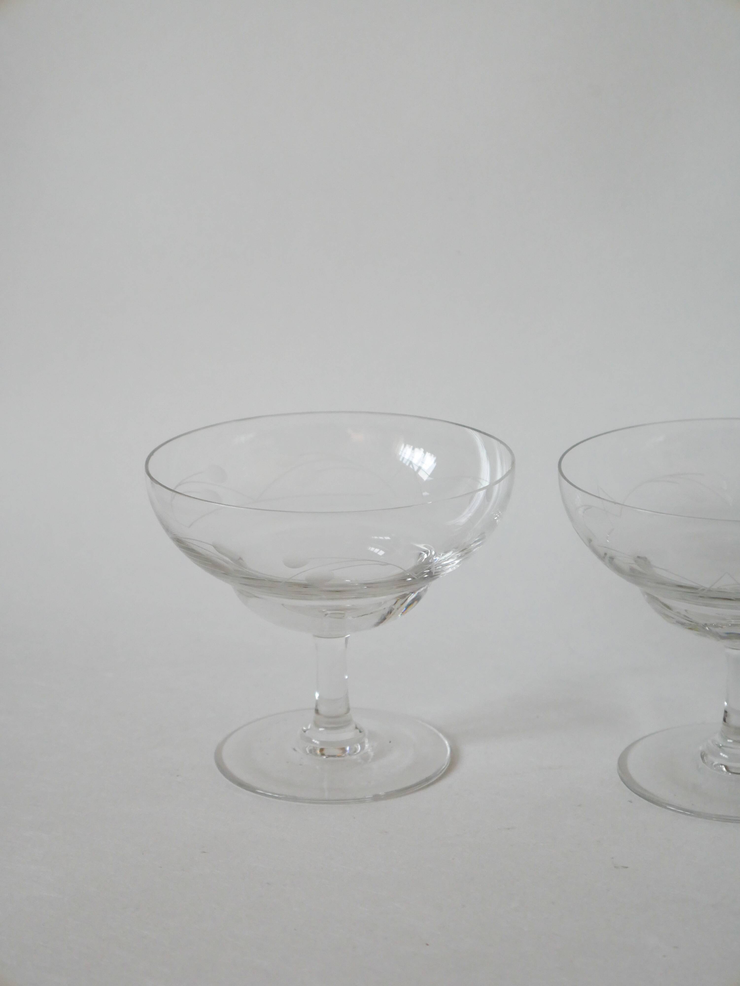 set of 4 engraved crystal champagne glasses 1950 8.5 x 10 cm