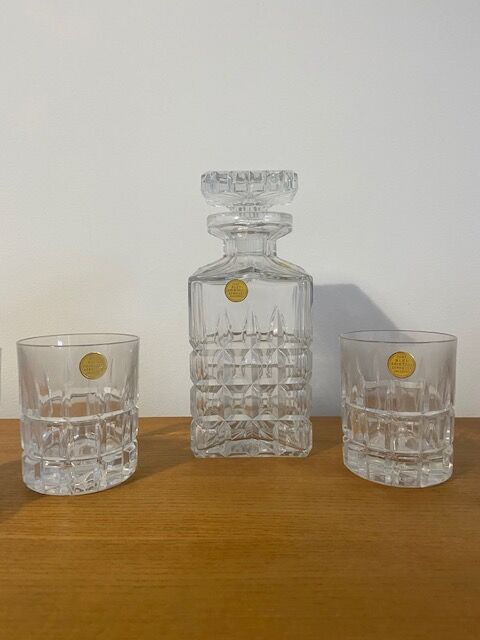 Crystal whisky service