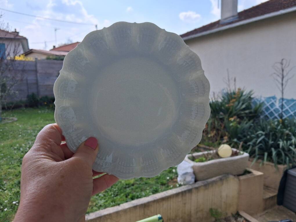 12 dessert plates in Limoges porcelain by Maison Giraud