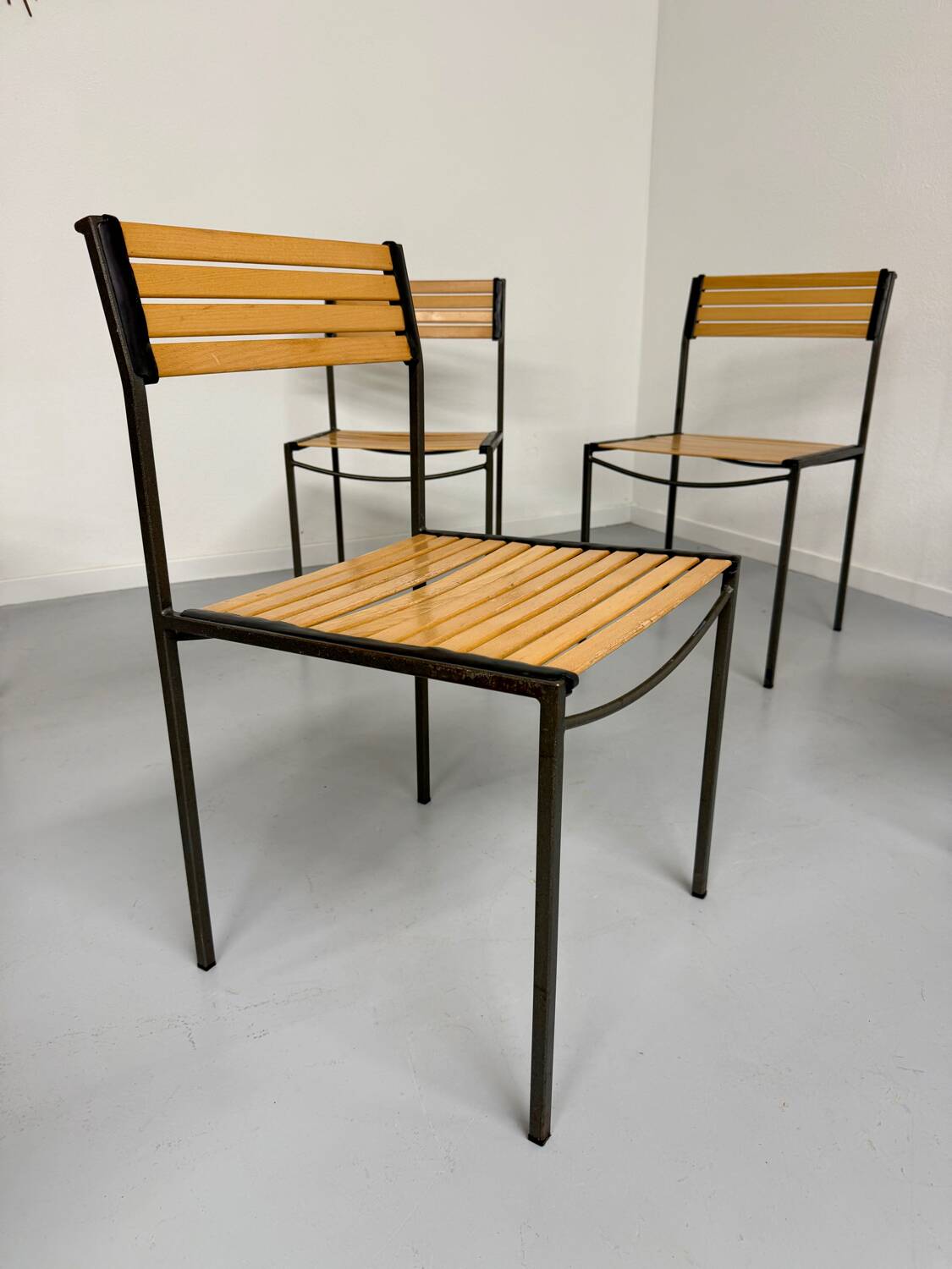 6 old metal and wood chairs, Italian design from the 80s, vintage
