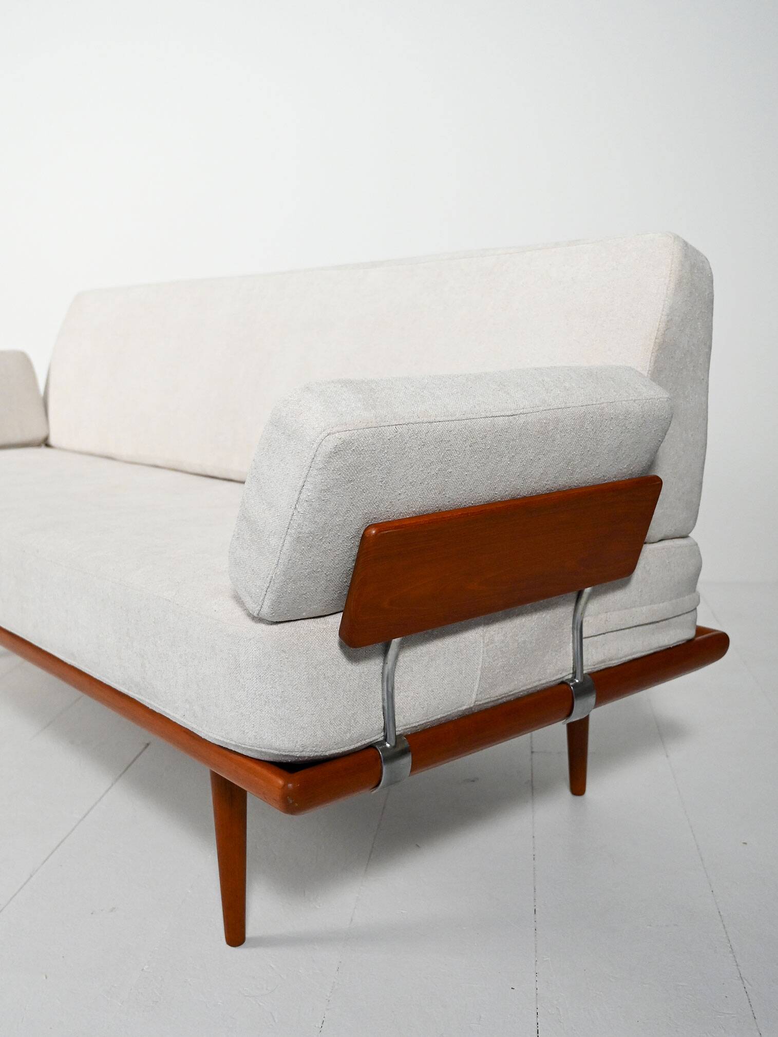 Canapé en teck « Minerva » avec accoudoirspar France & Søn