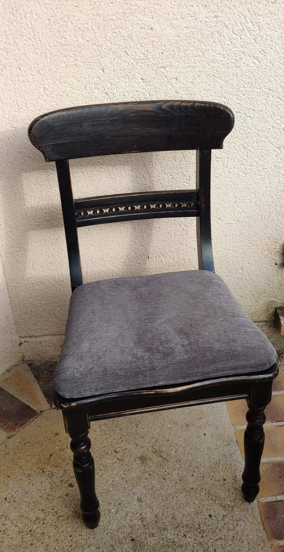 Table set and 6 solid pine chairs repainted and patinated black