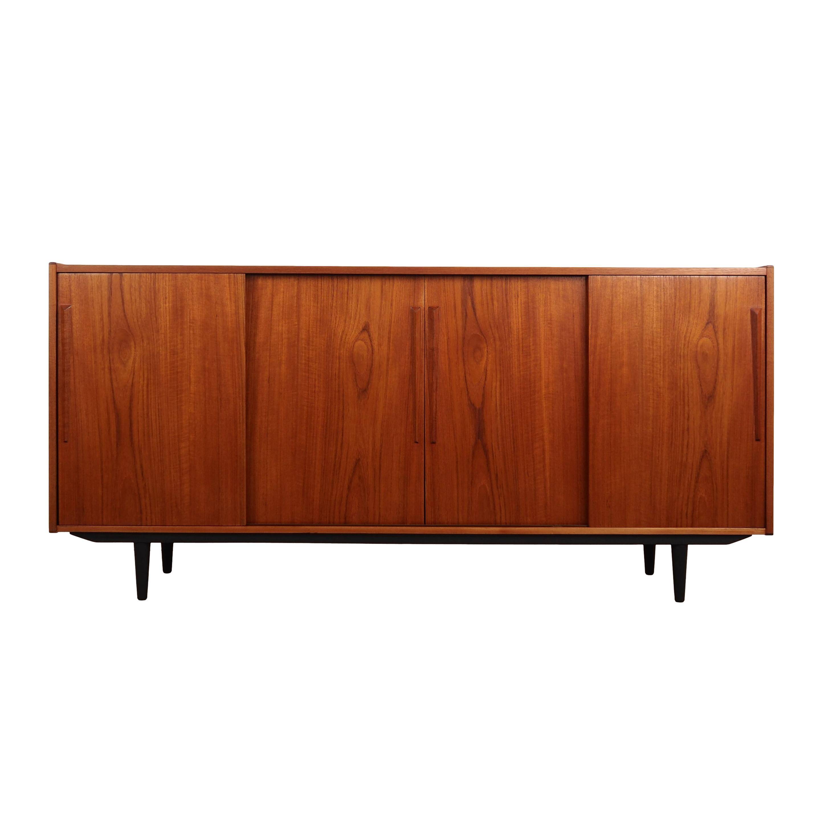 Buffet en teck, design danois, années 1970, production : Danemark